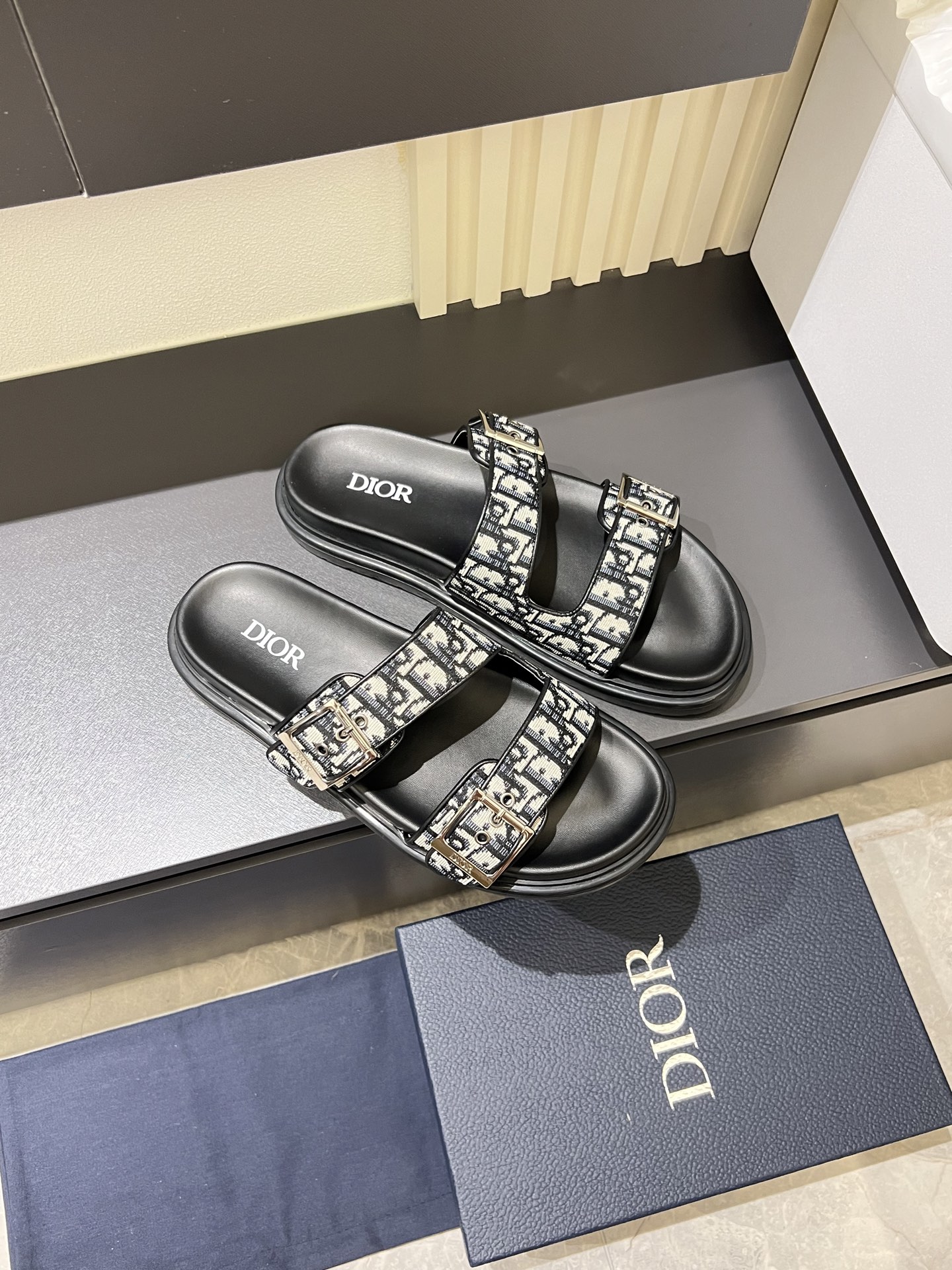 Dior shoe