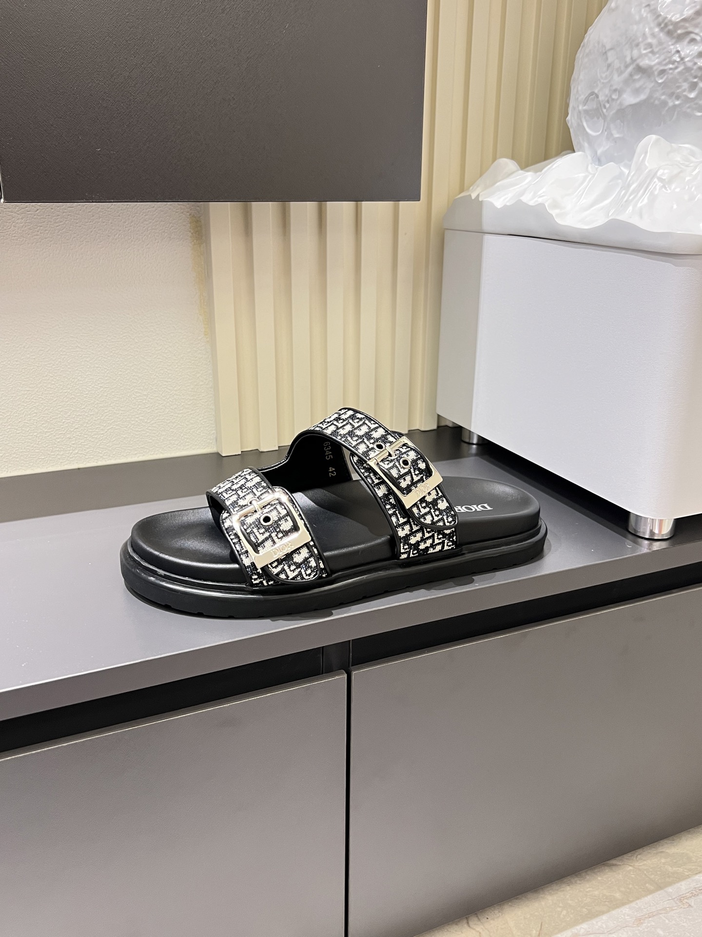 Dior shoe