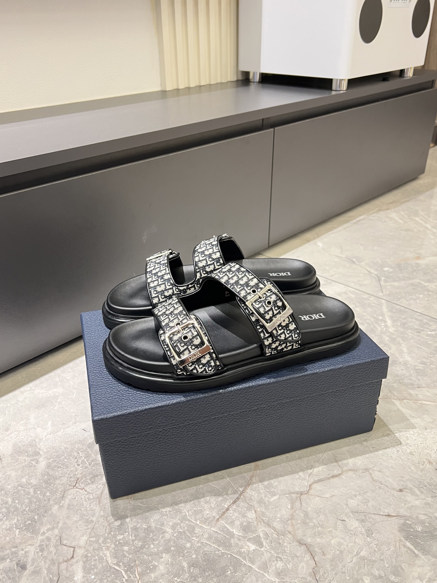Dior shoe