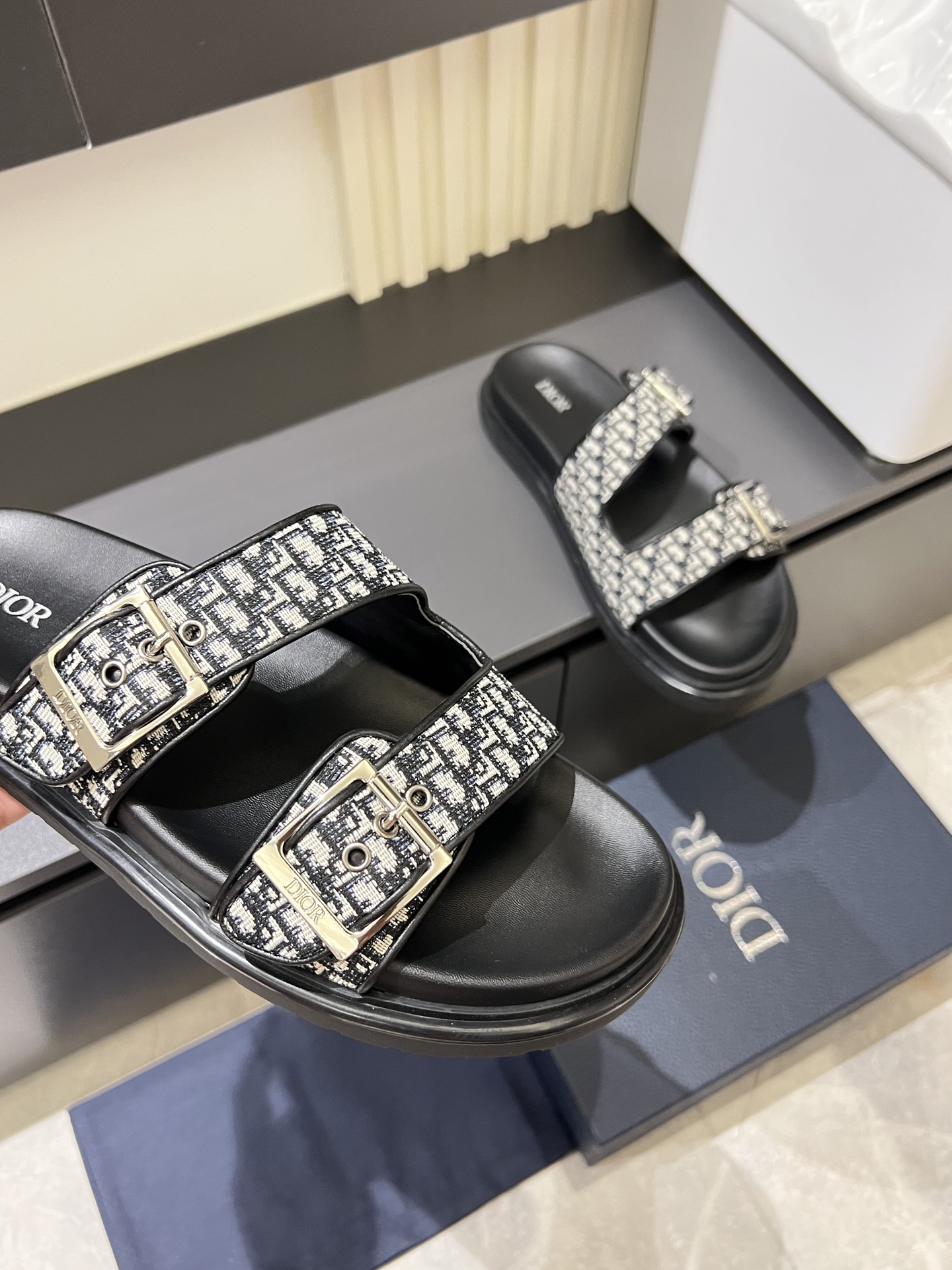 Dior shoe