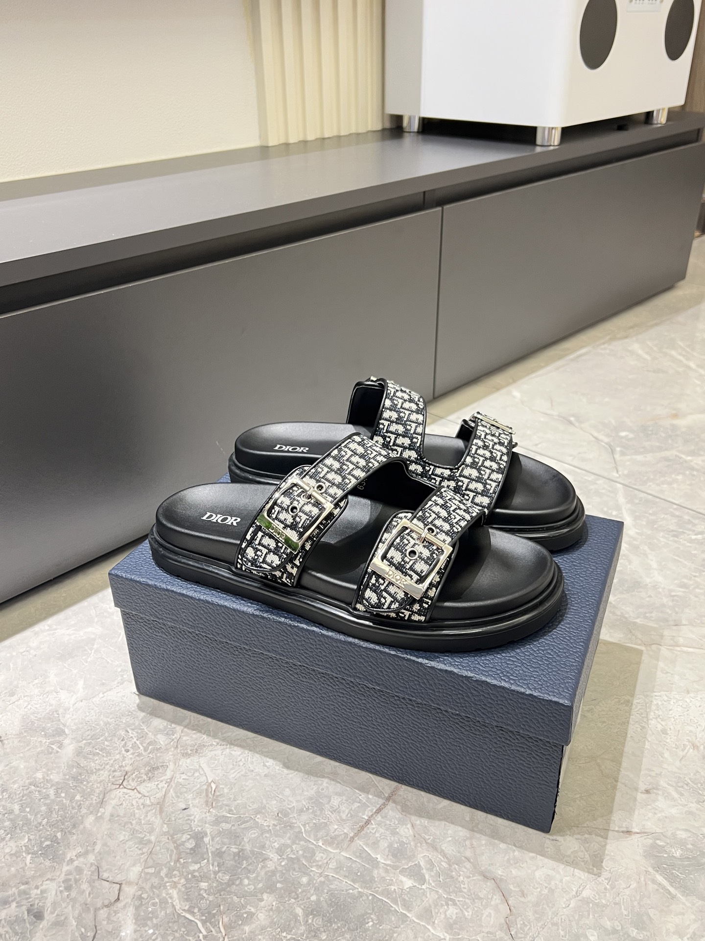 Dior shoe