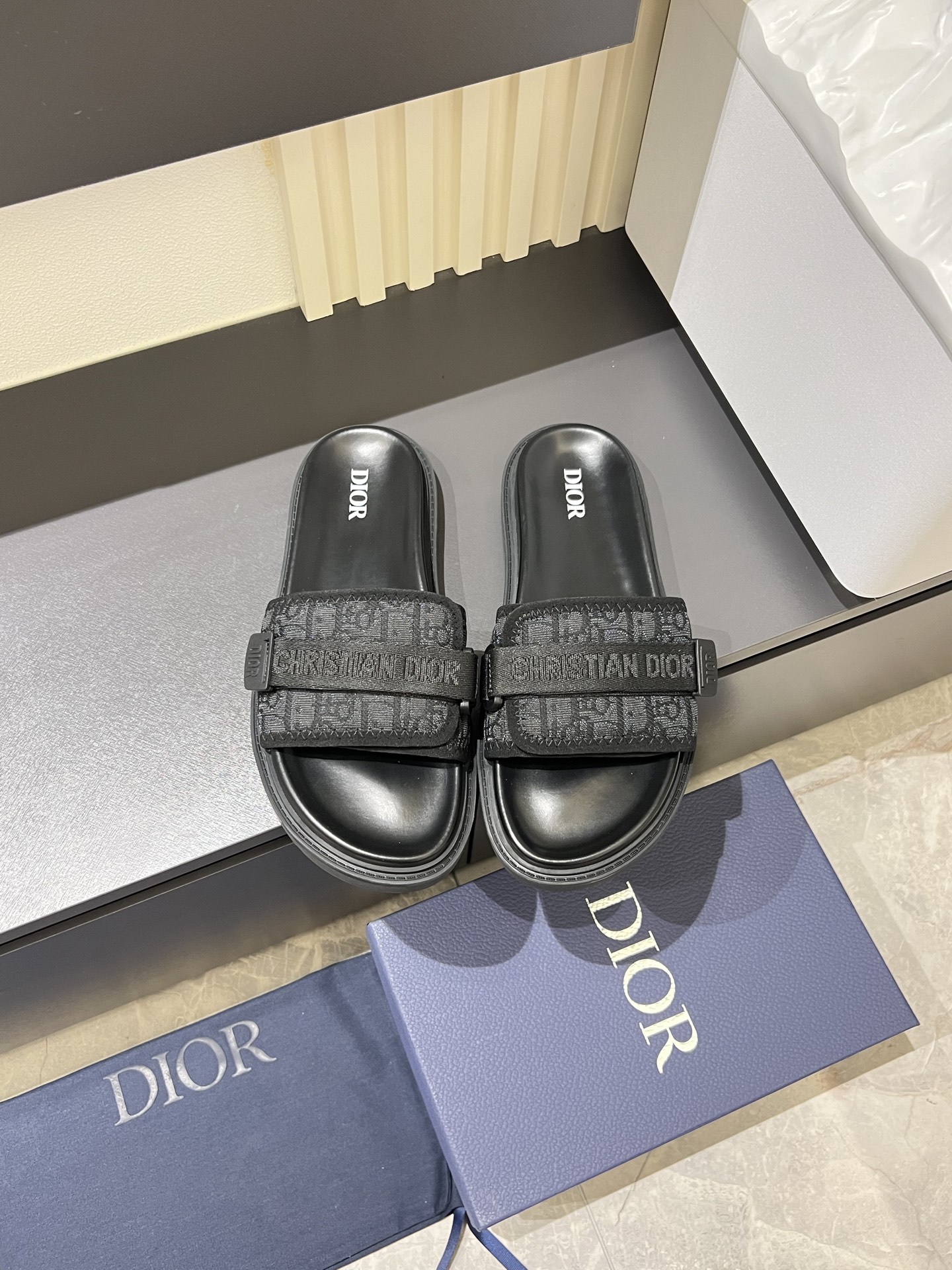 Dior shoe