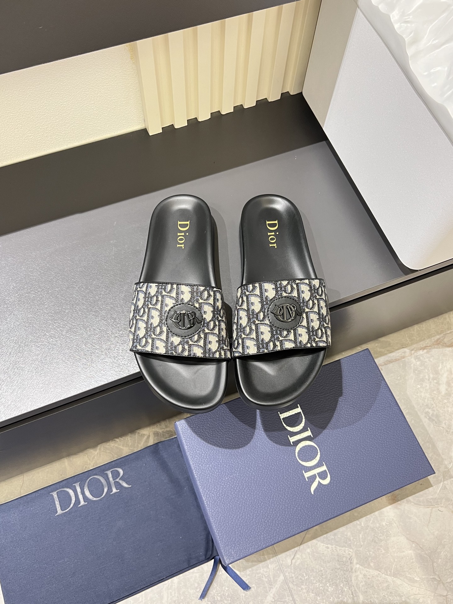 Dior shoe