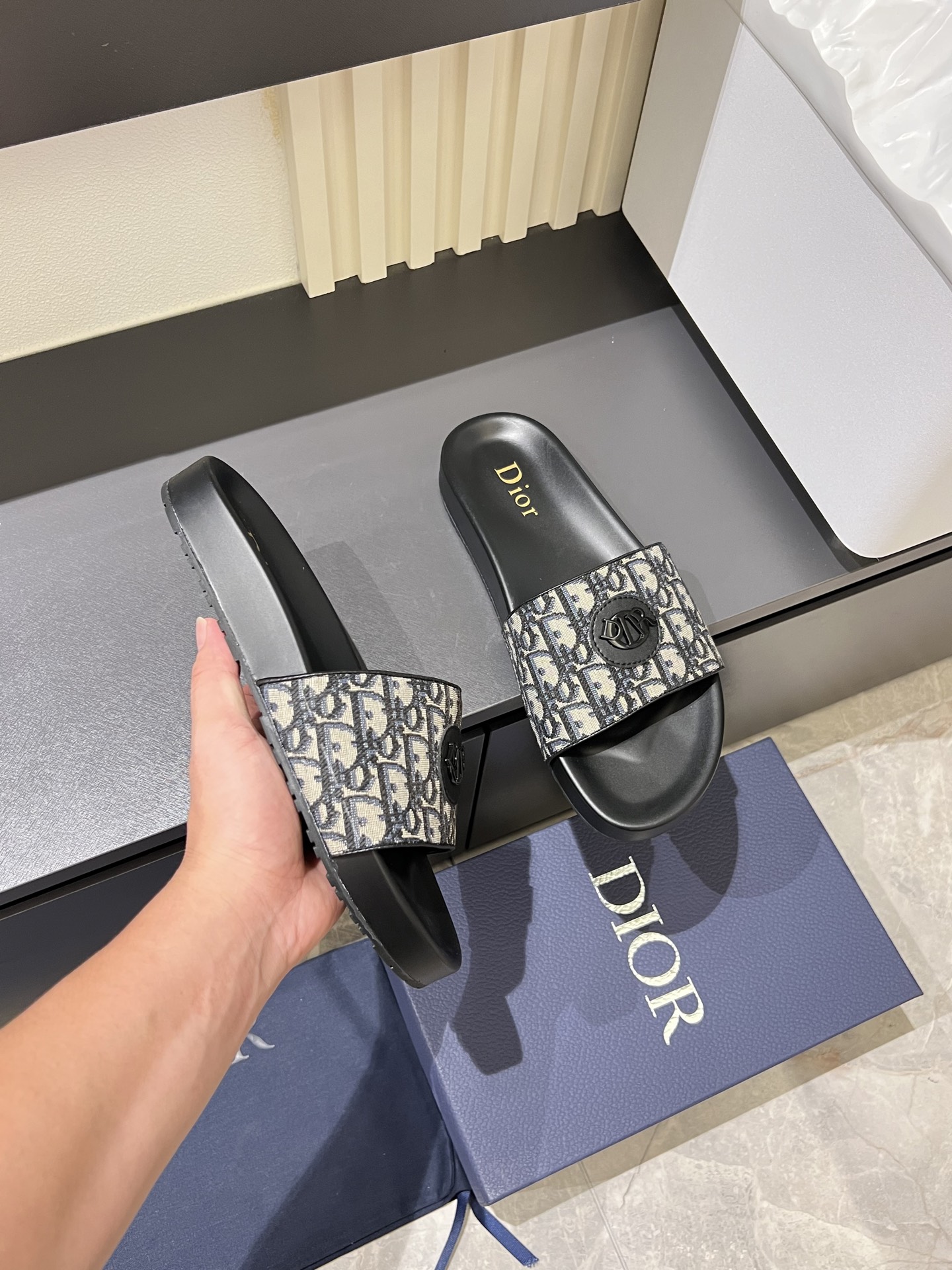 Dior shoe