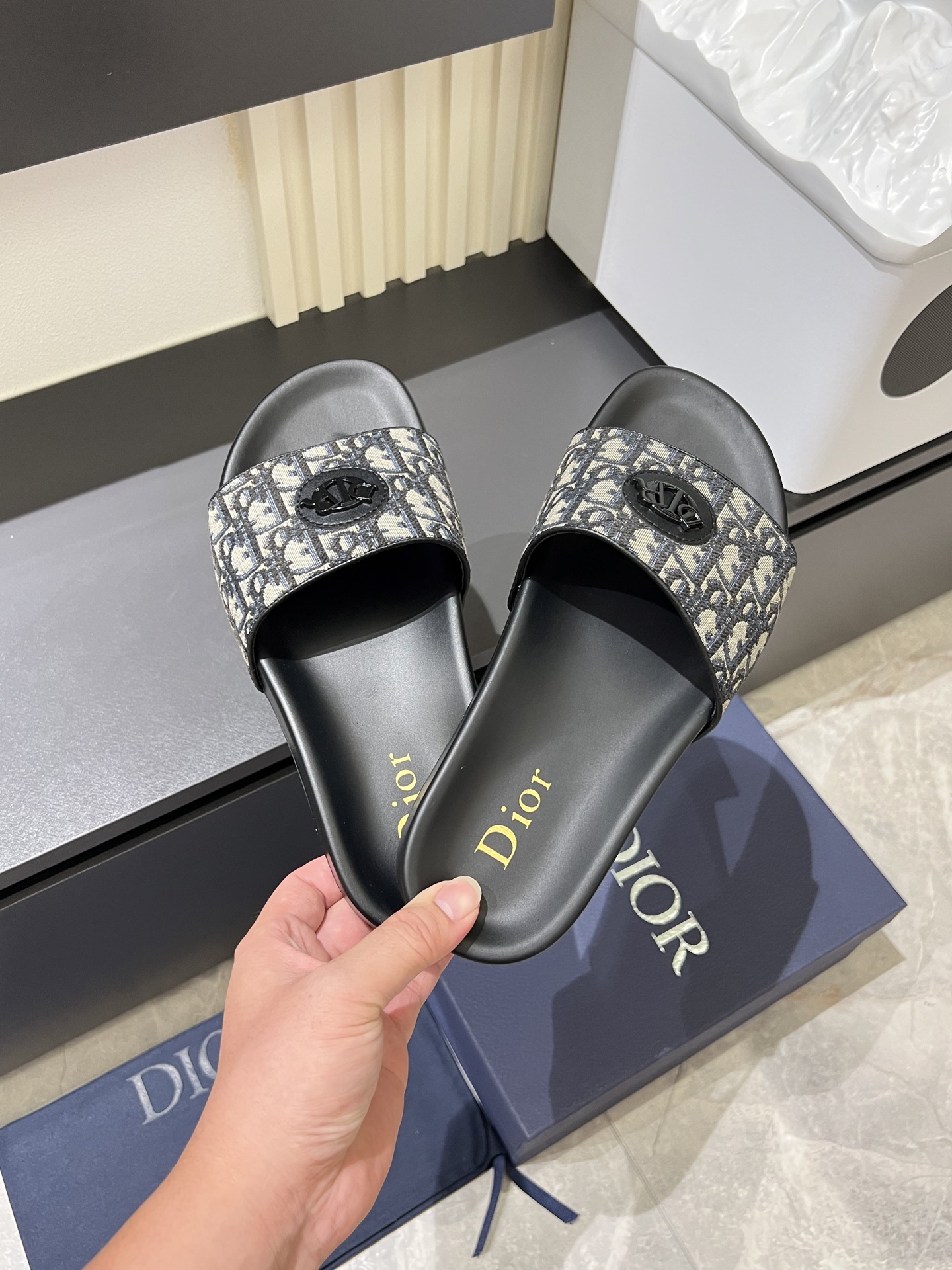 Dior shoe