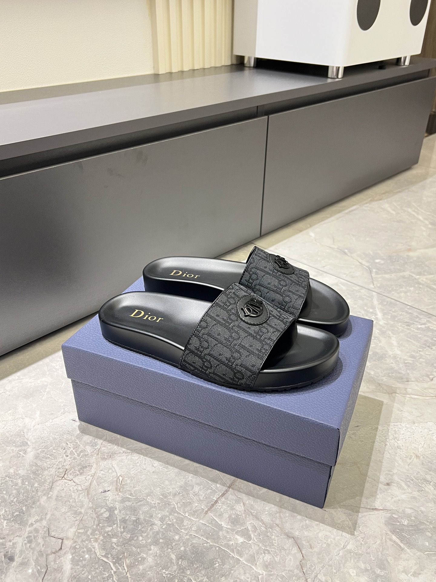 Dior shoe