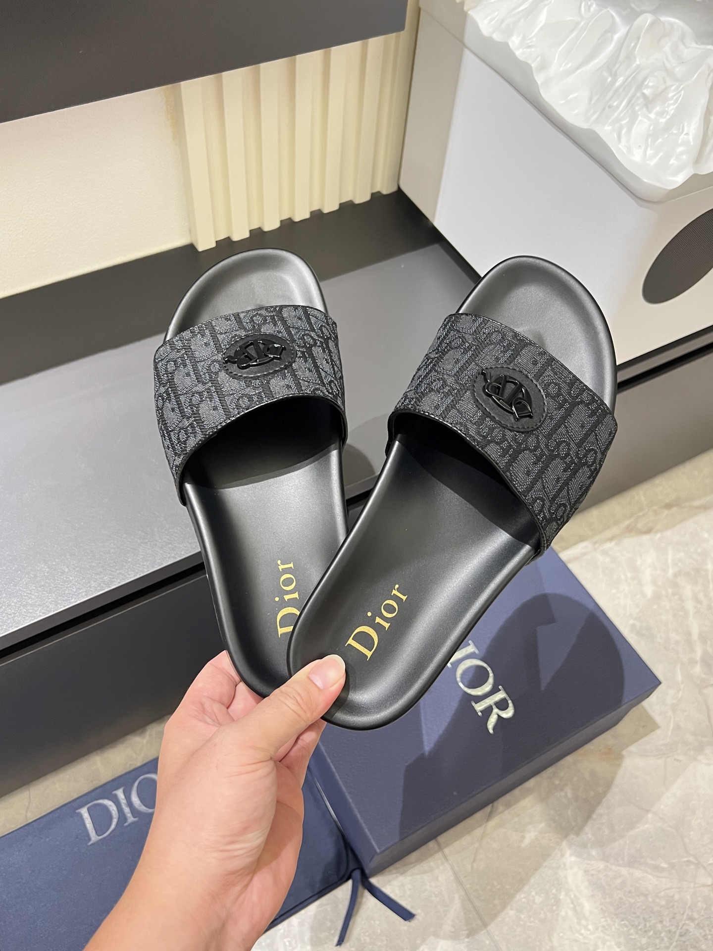 Dior shoe