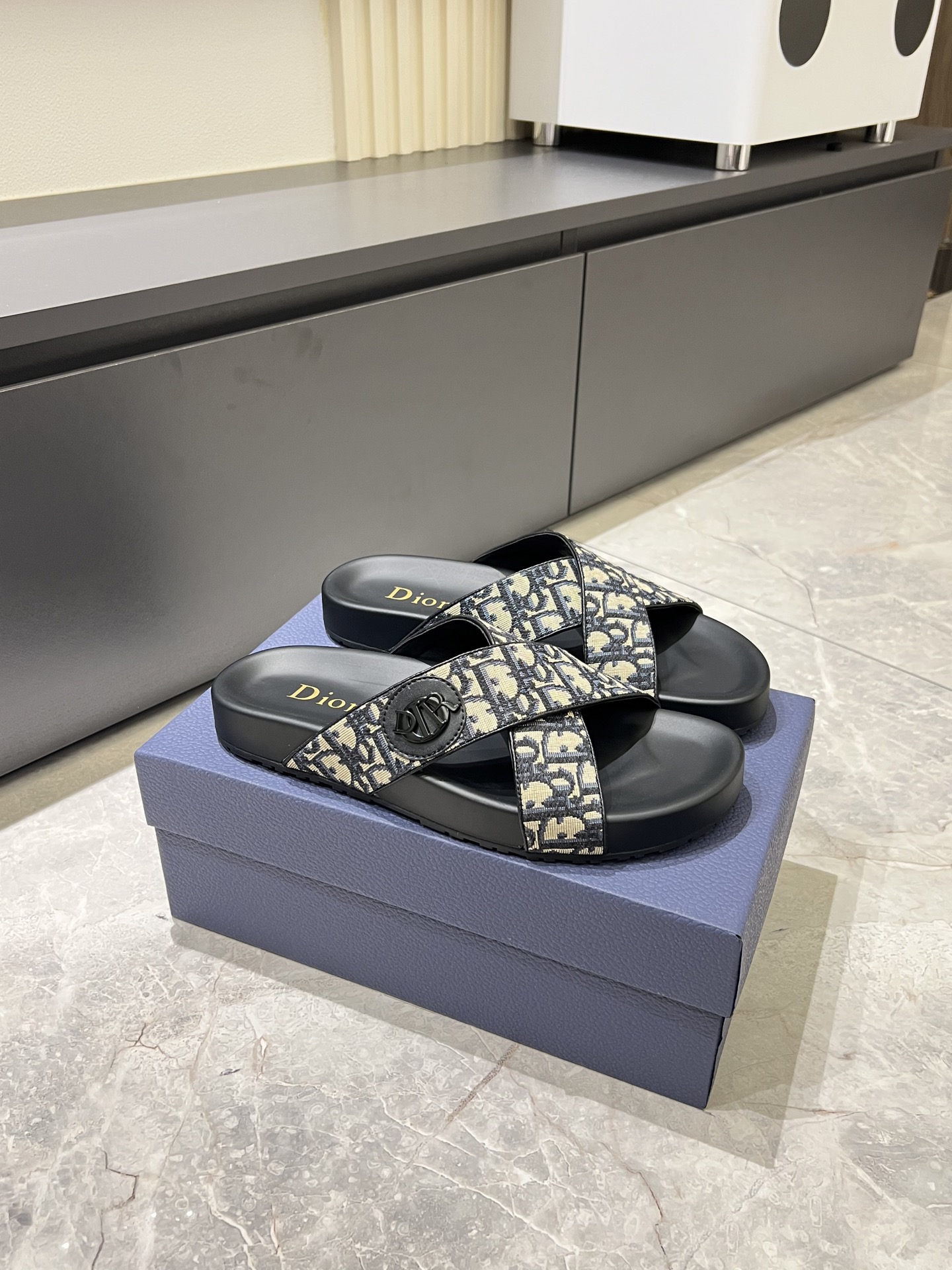 Dior shoe