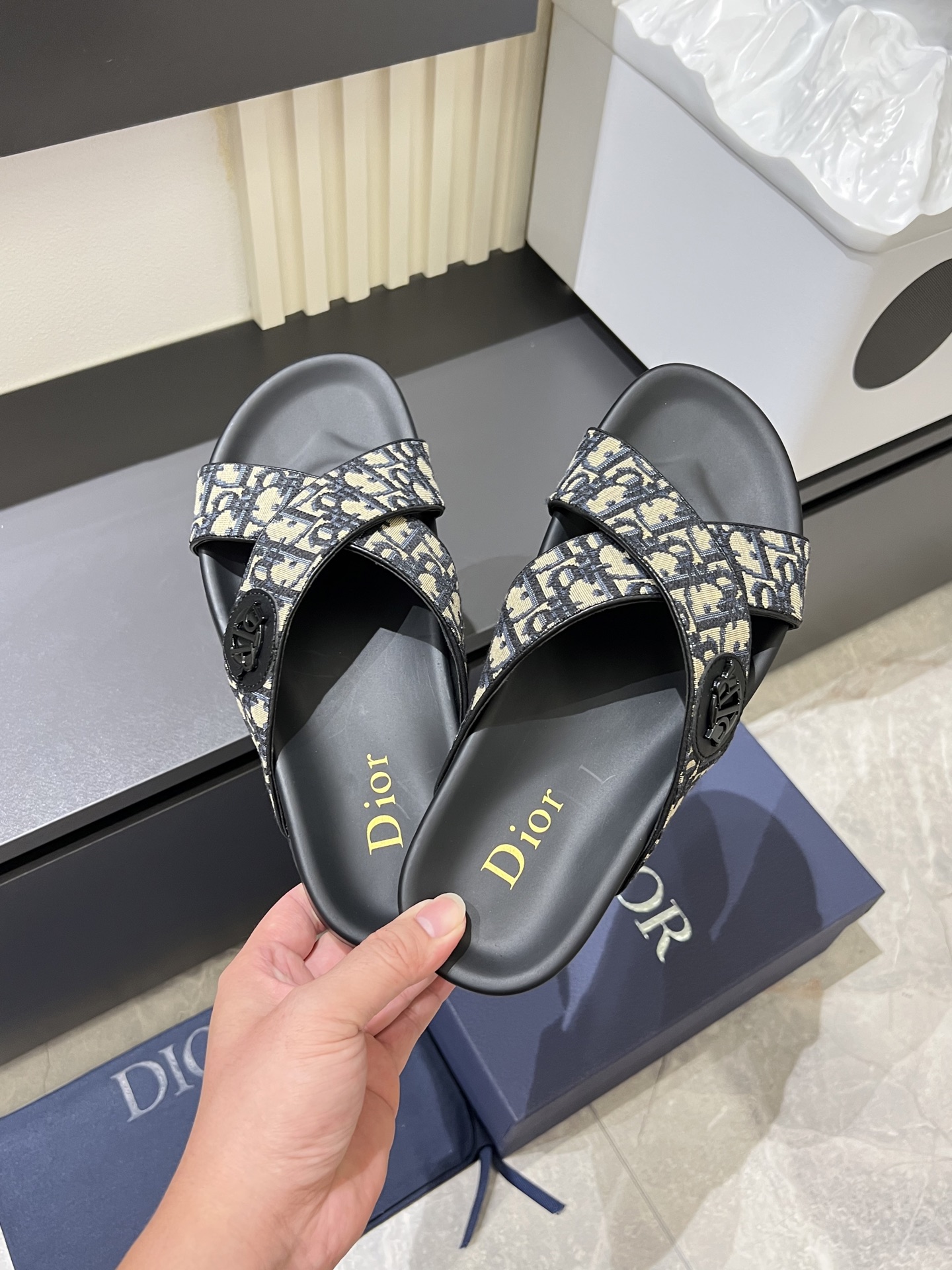 Dior shoe
