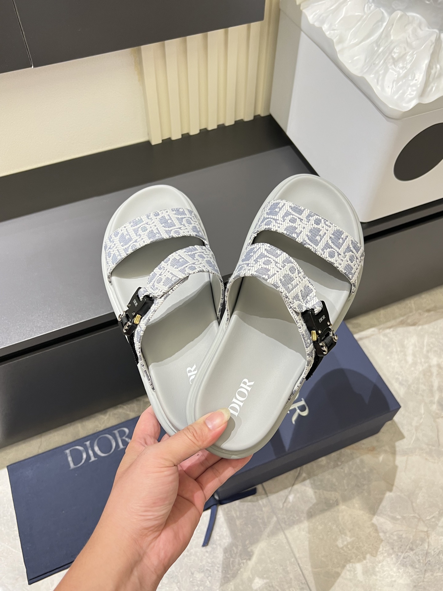Dior shoe