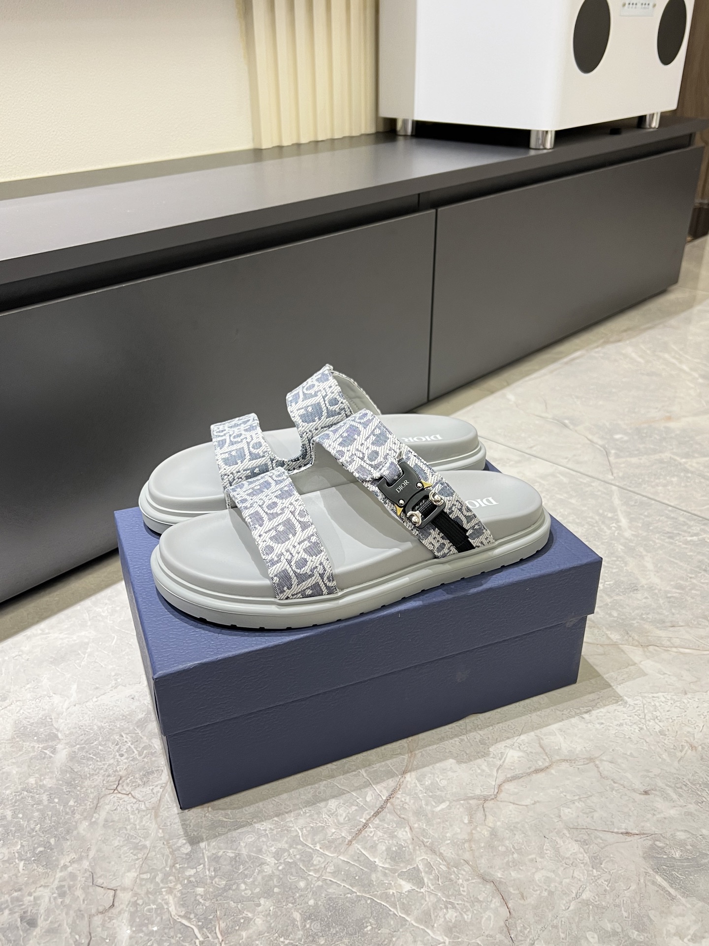 Dior shoe