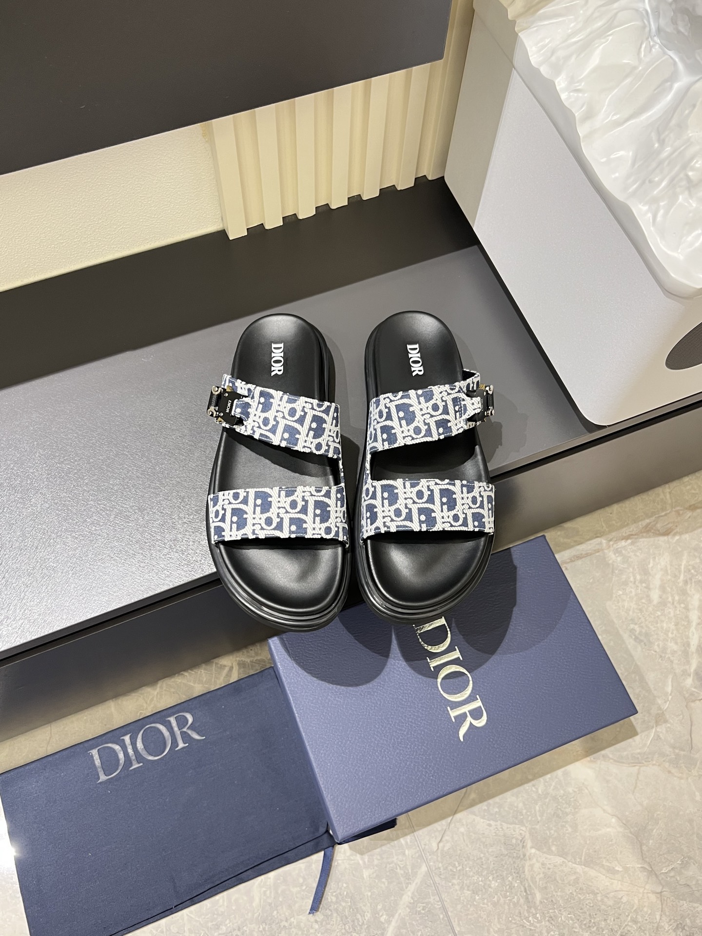 Dior shoe