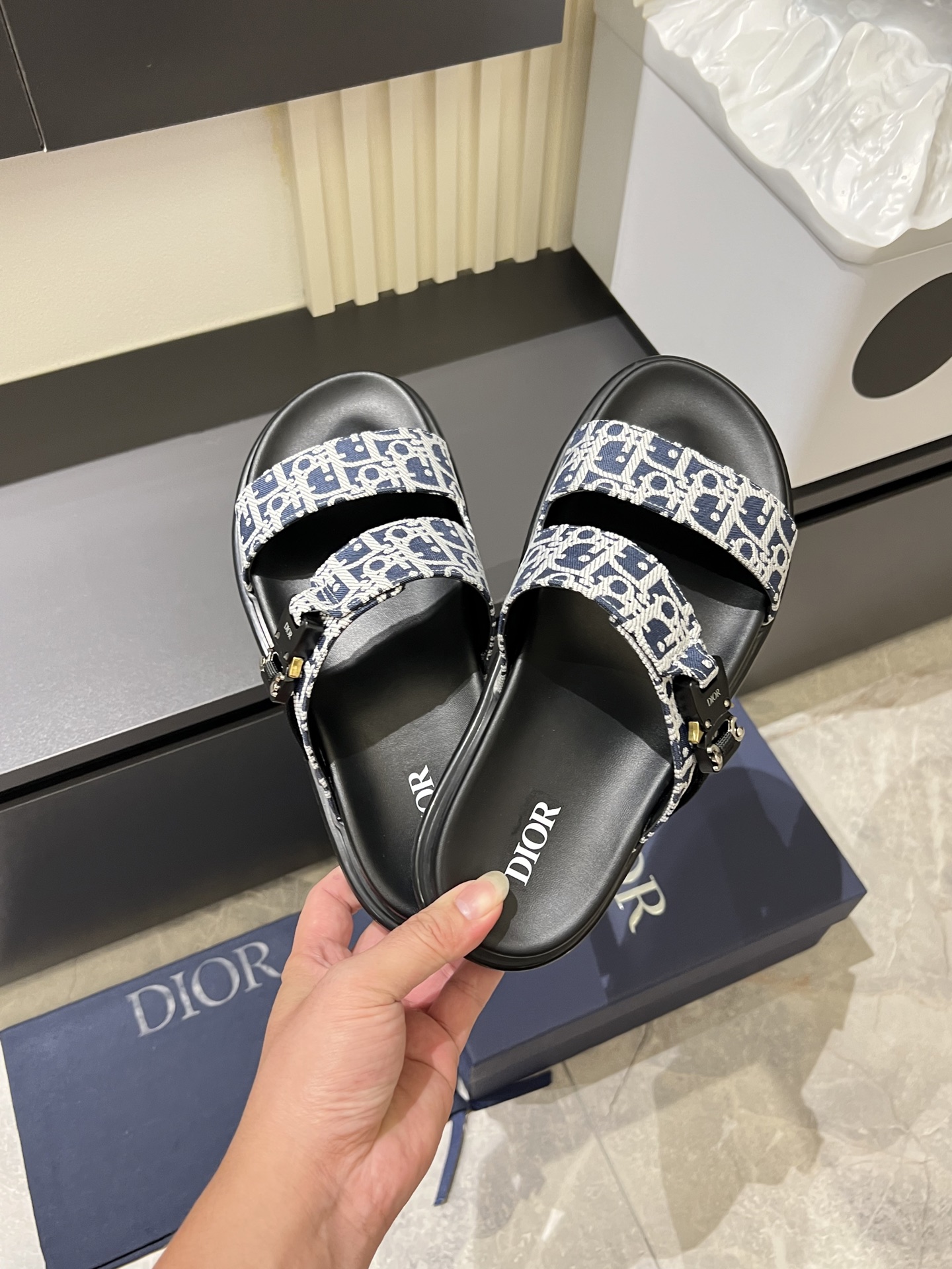 Dior shoe