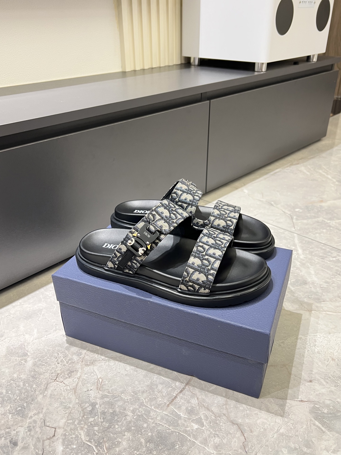 Dior shoe