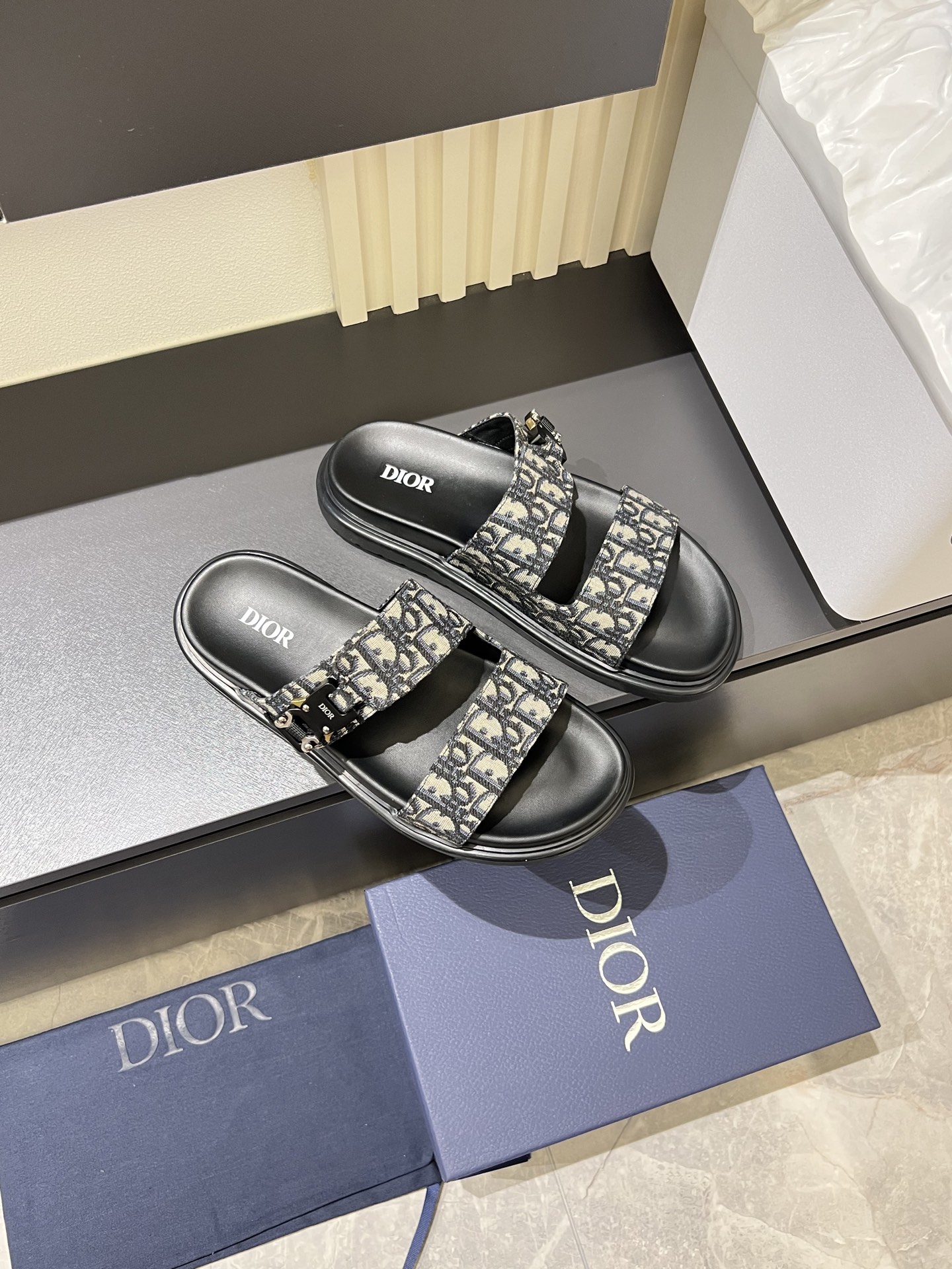 Dior shoe