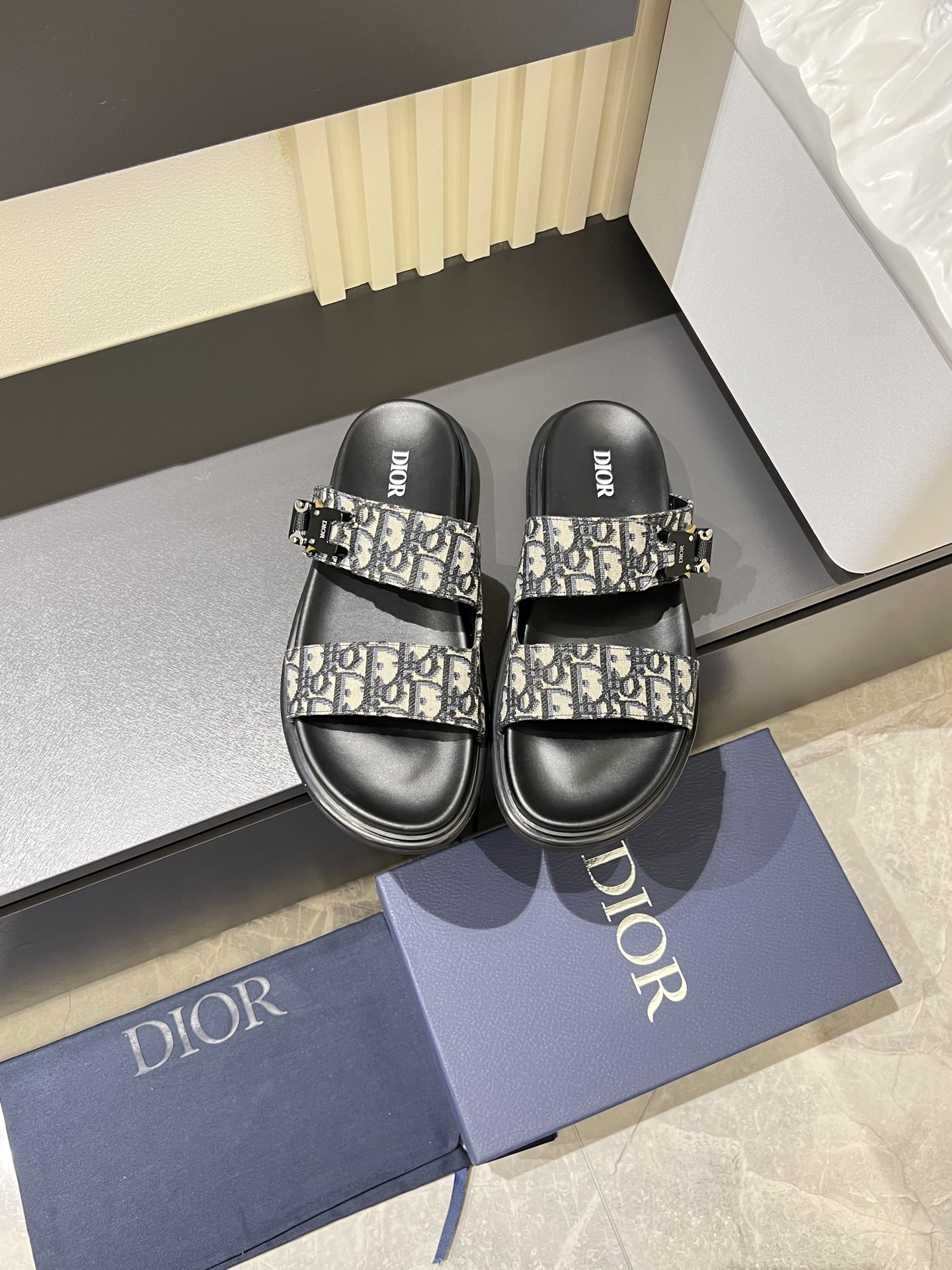 Dior shoe
