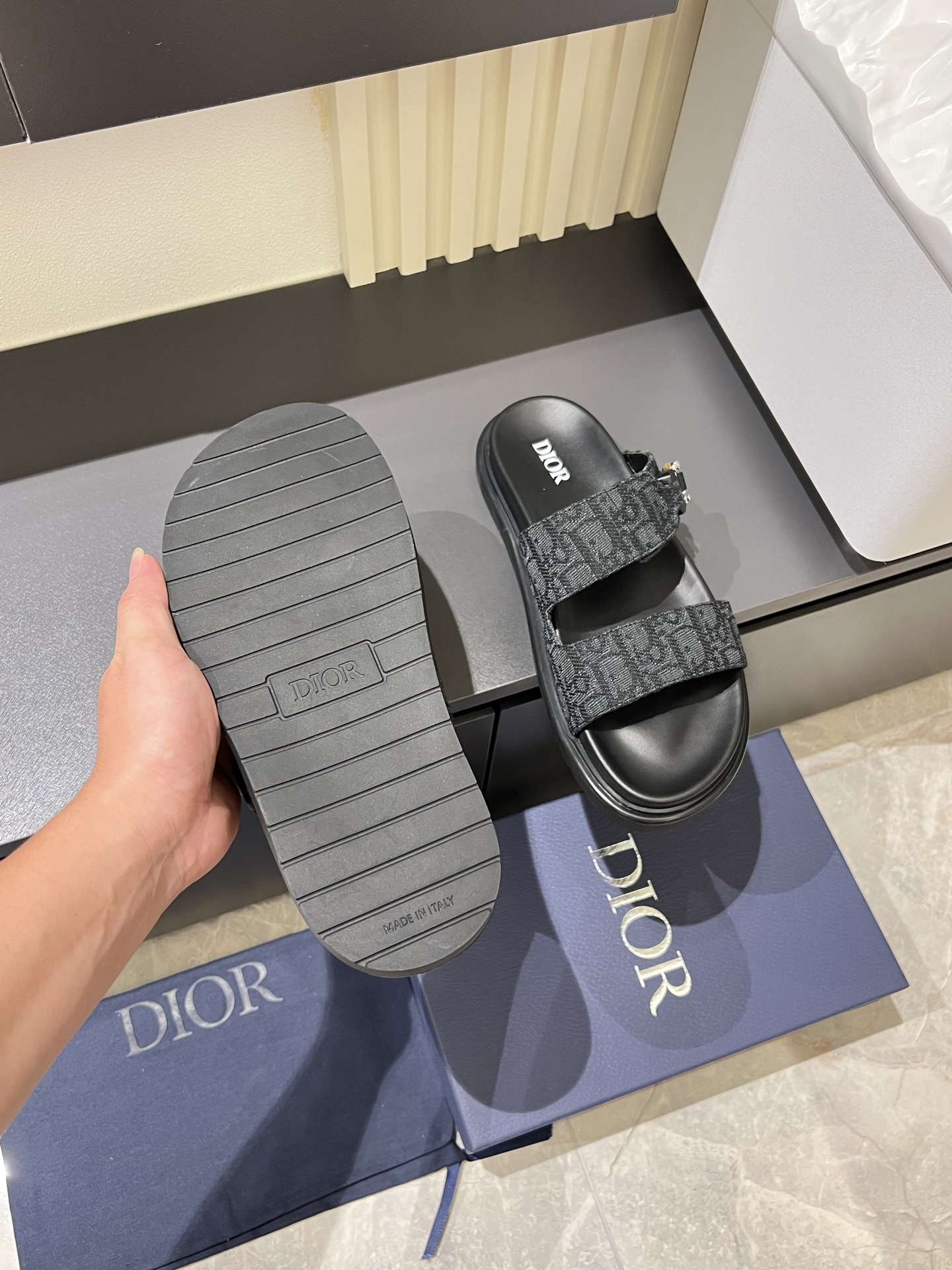Dior shoe