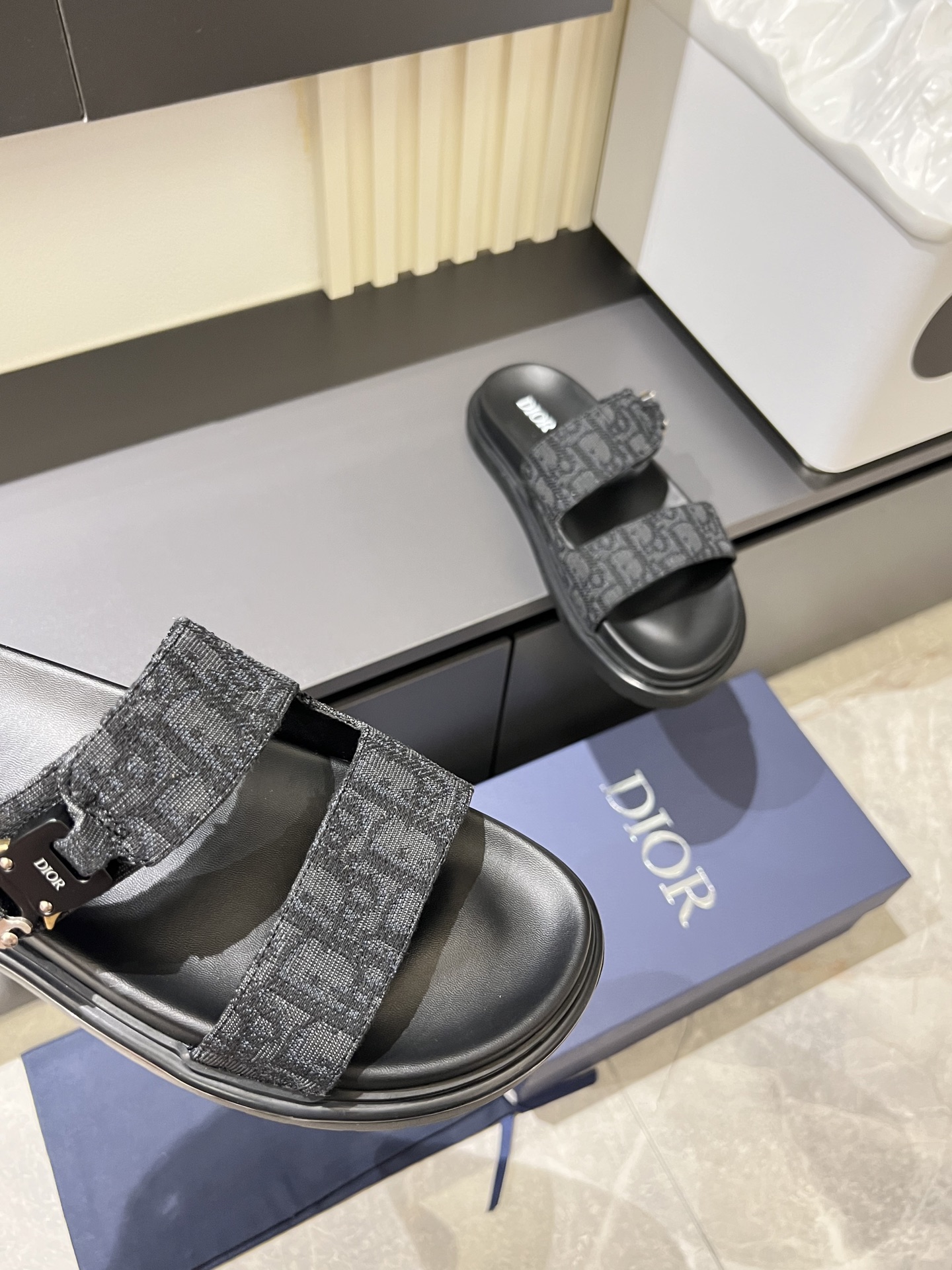 Dior shoe