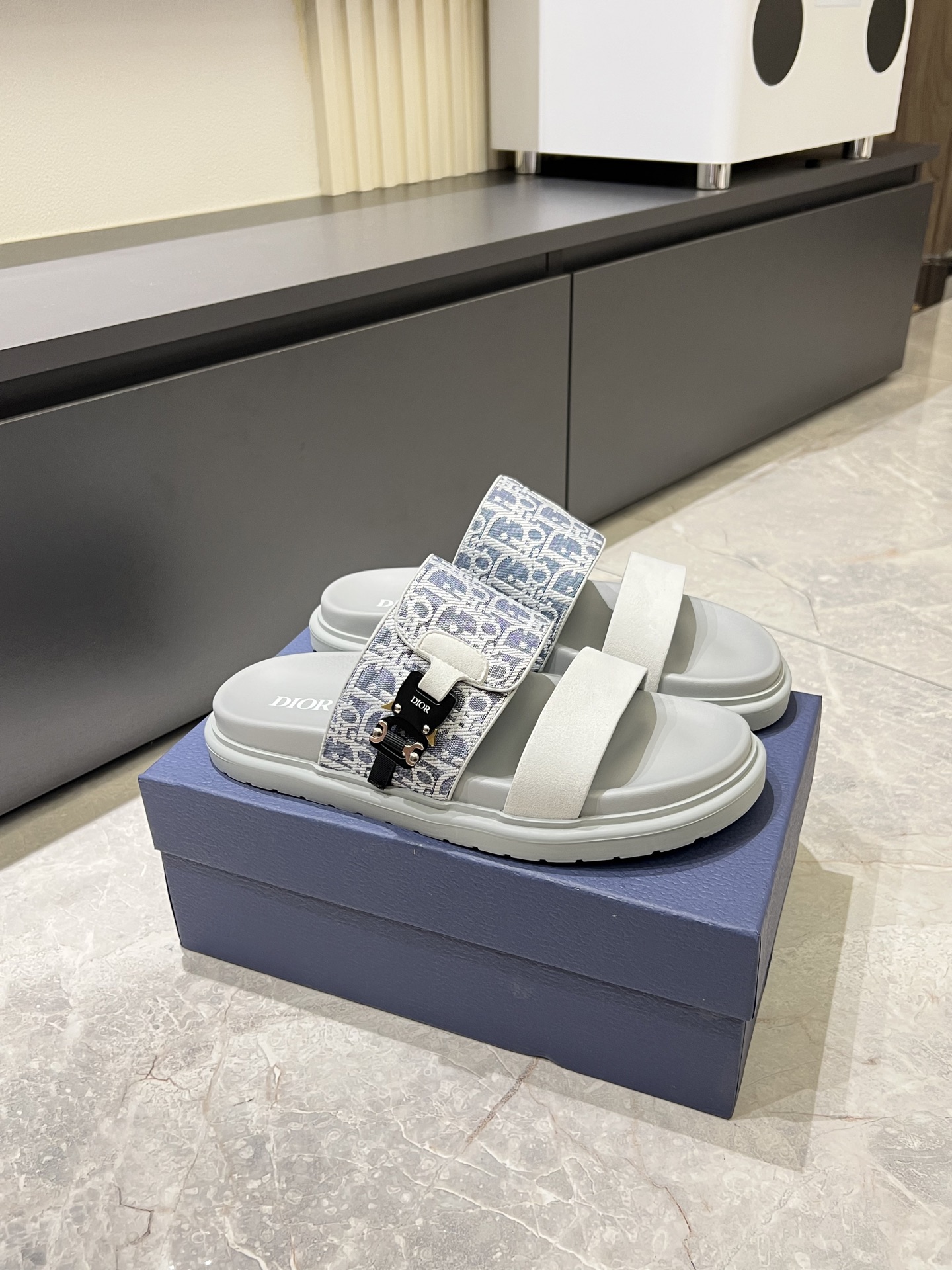 Dior shoe