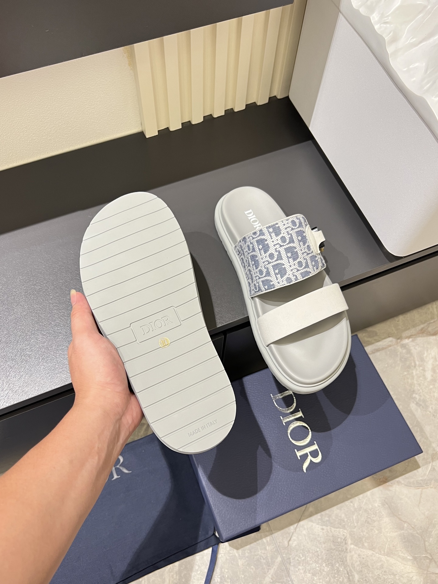 Dior shoe