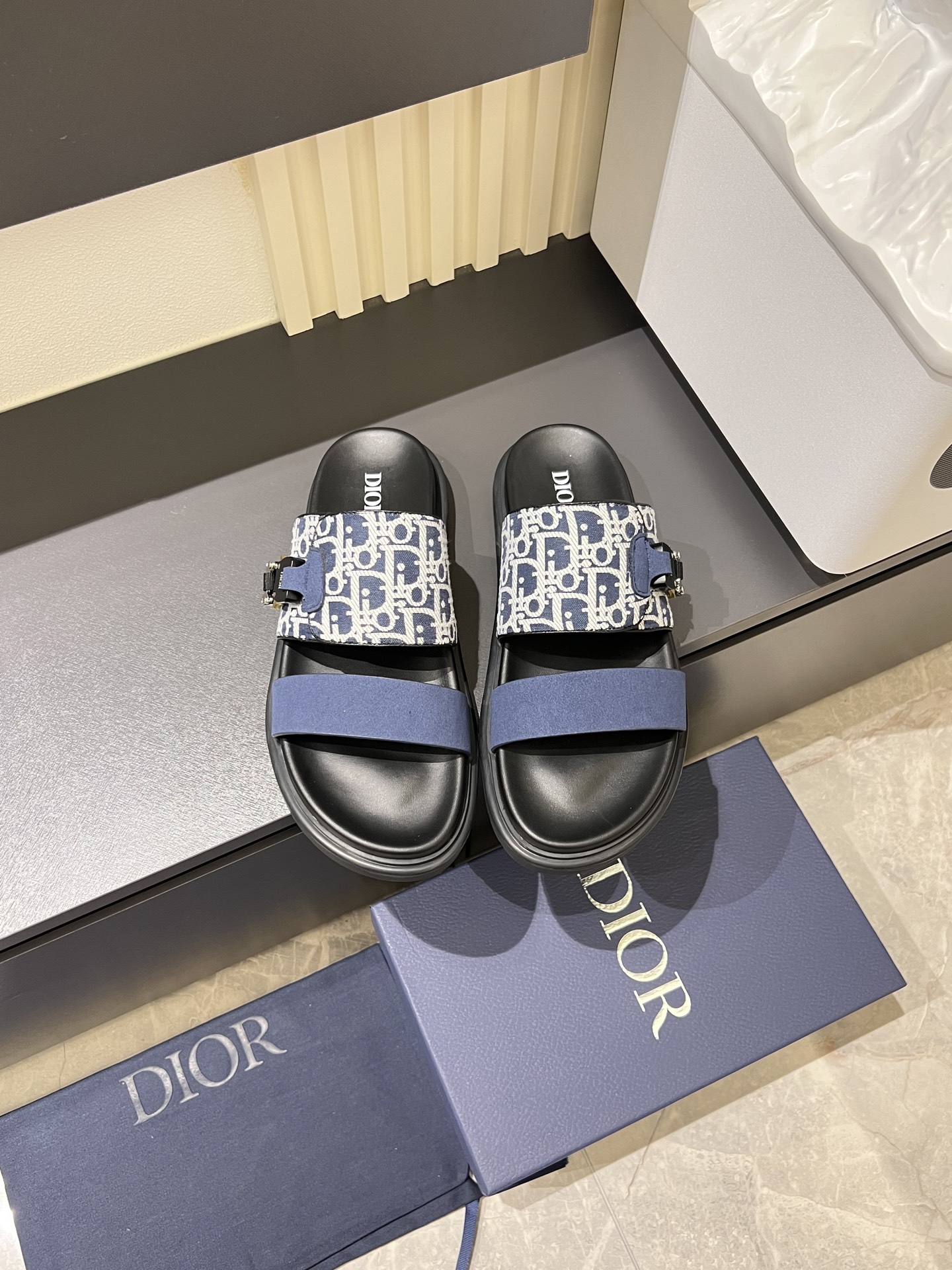 Dior shoe