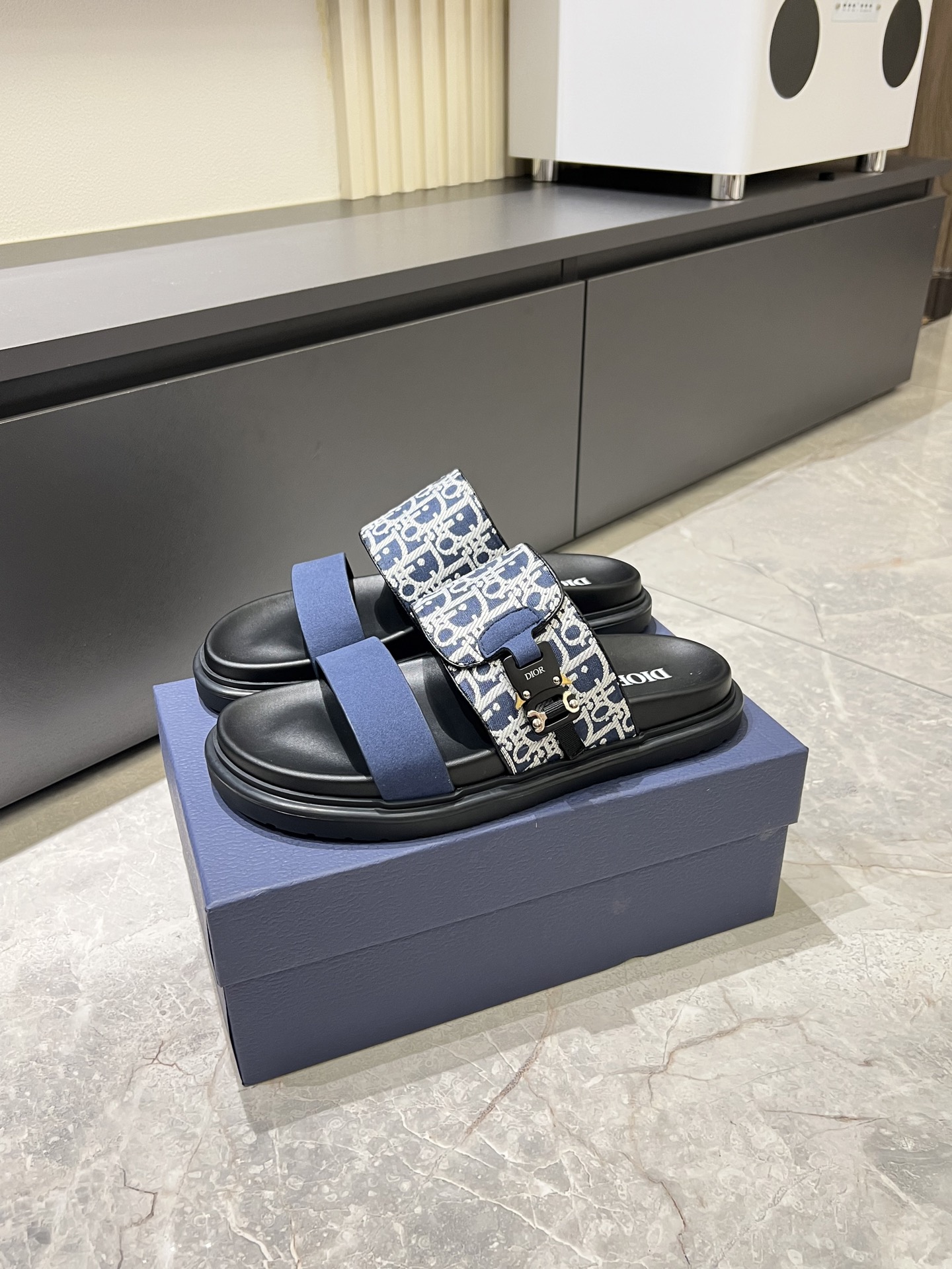 Dior shoe