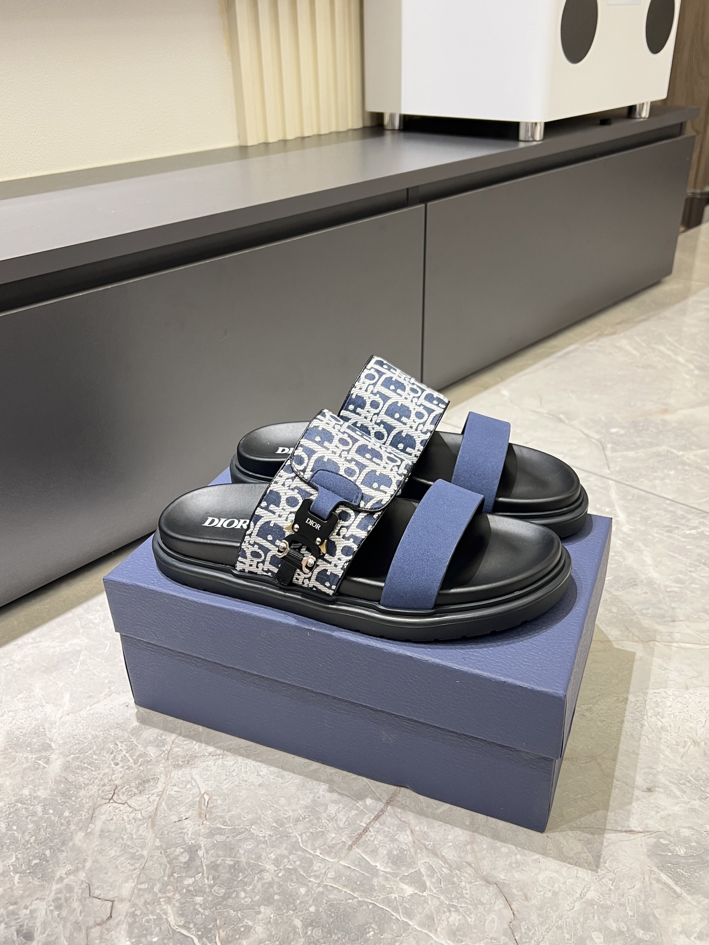 Dior shoe