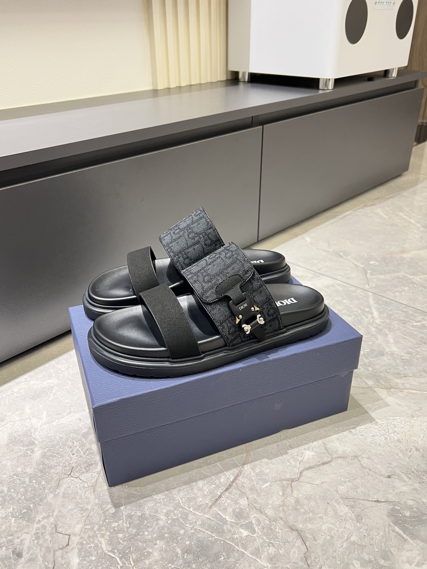 Dior shoe