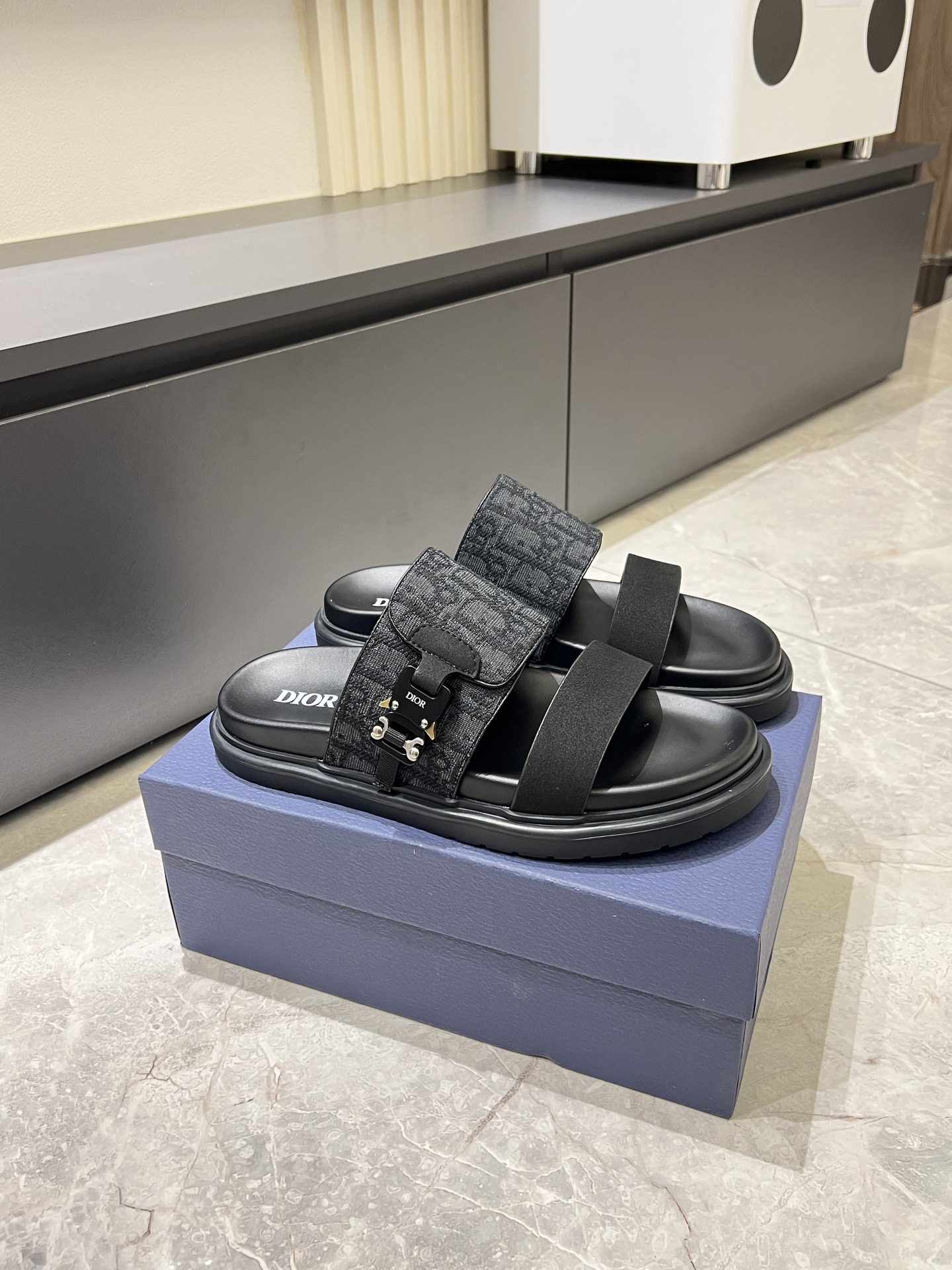 Dior shoe