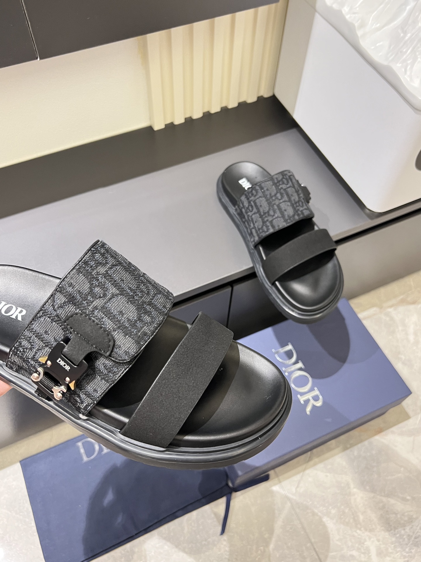 Dior shoe