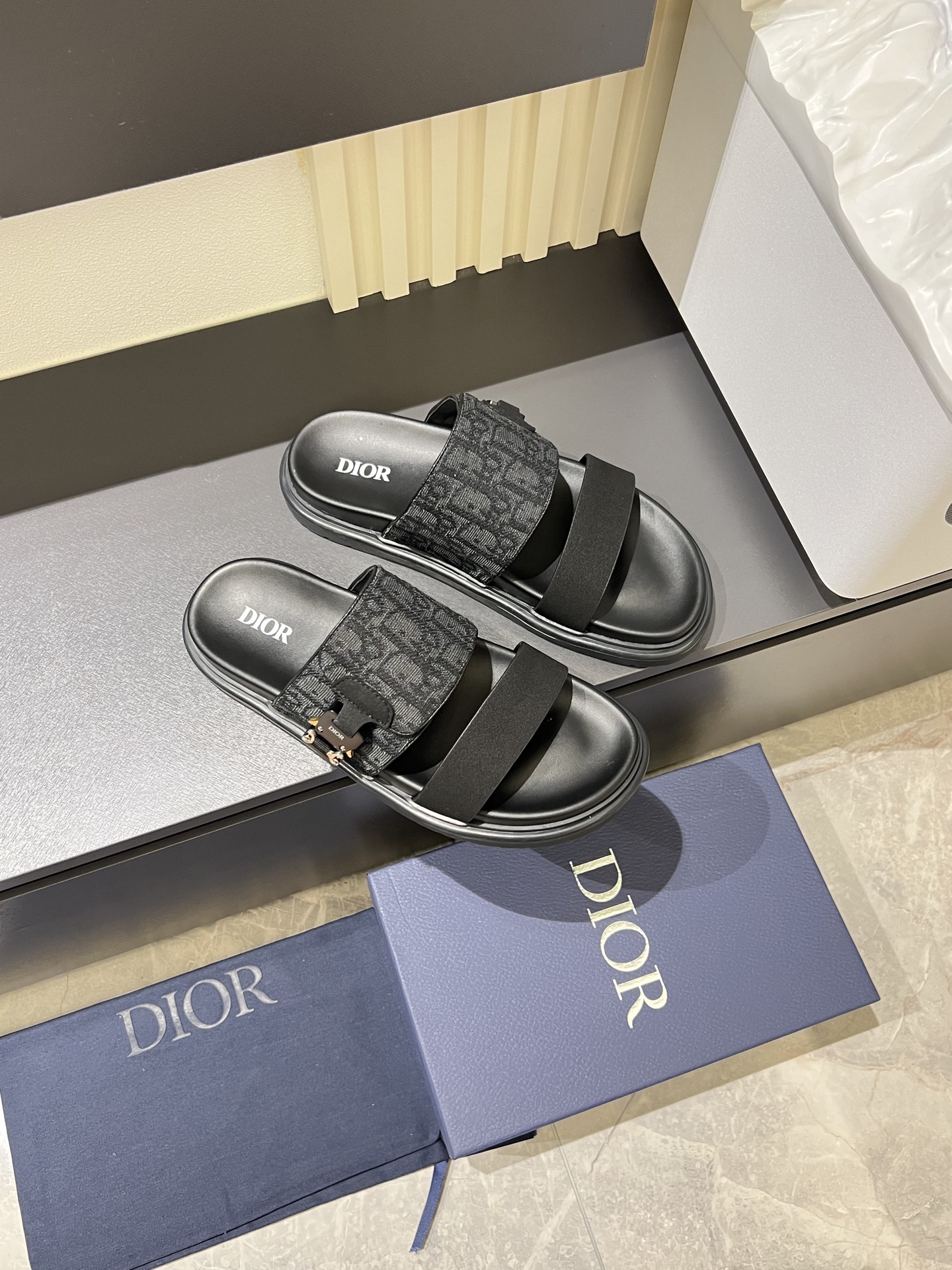 Dior shoe
