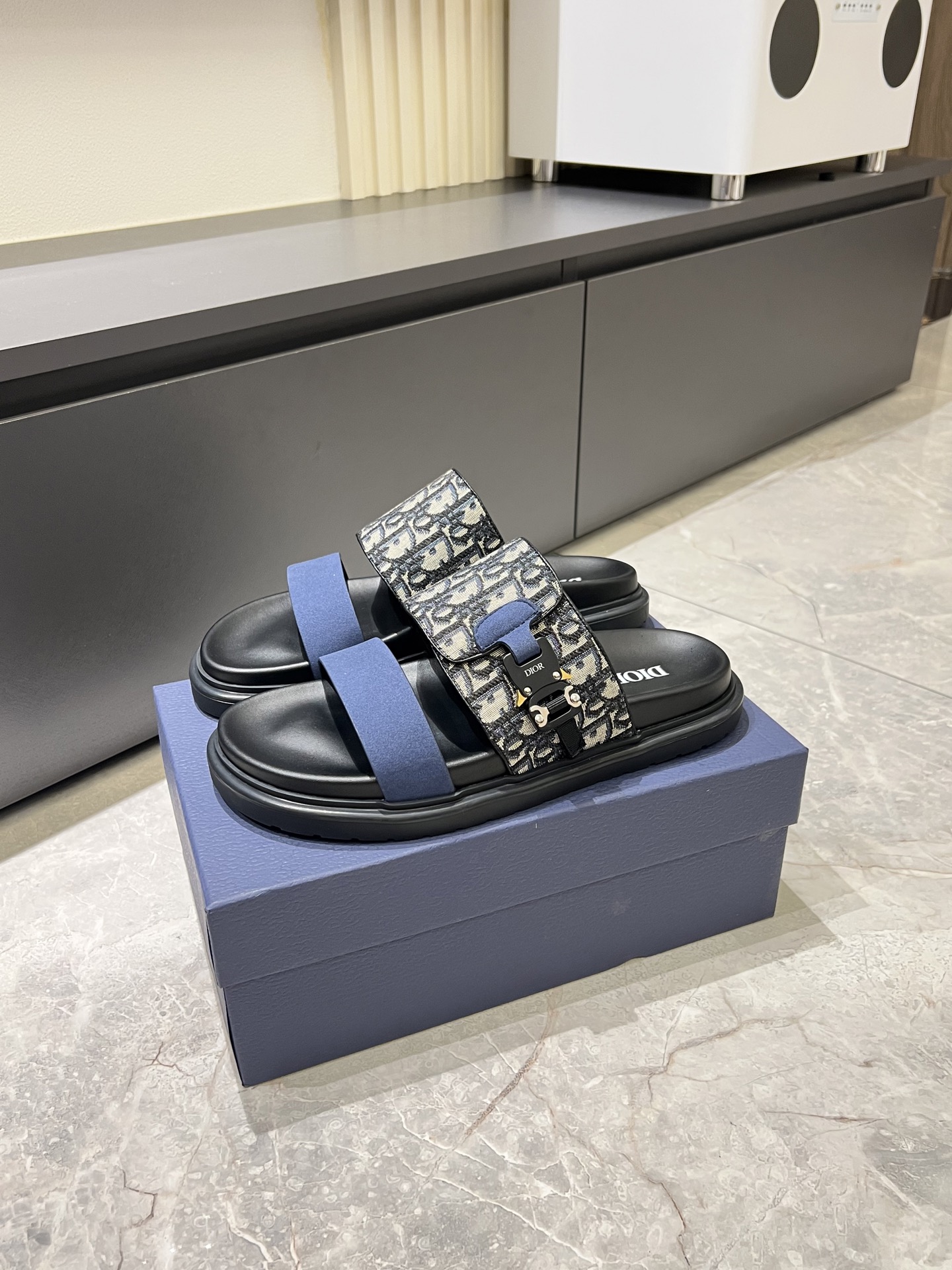 Dior shoe