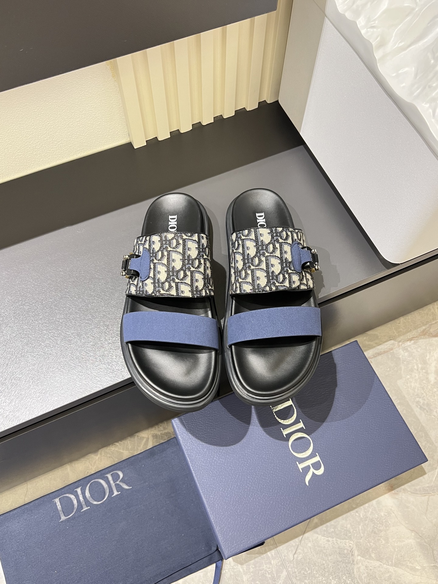 Dior shoe