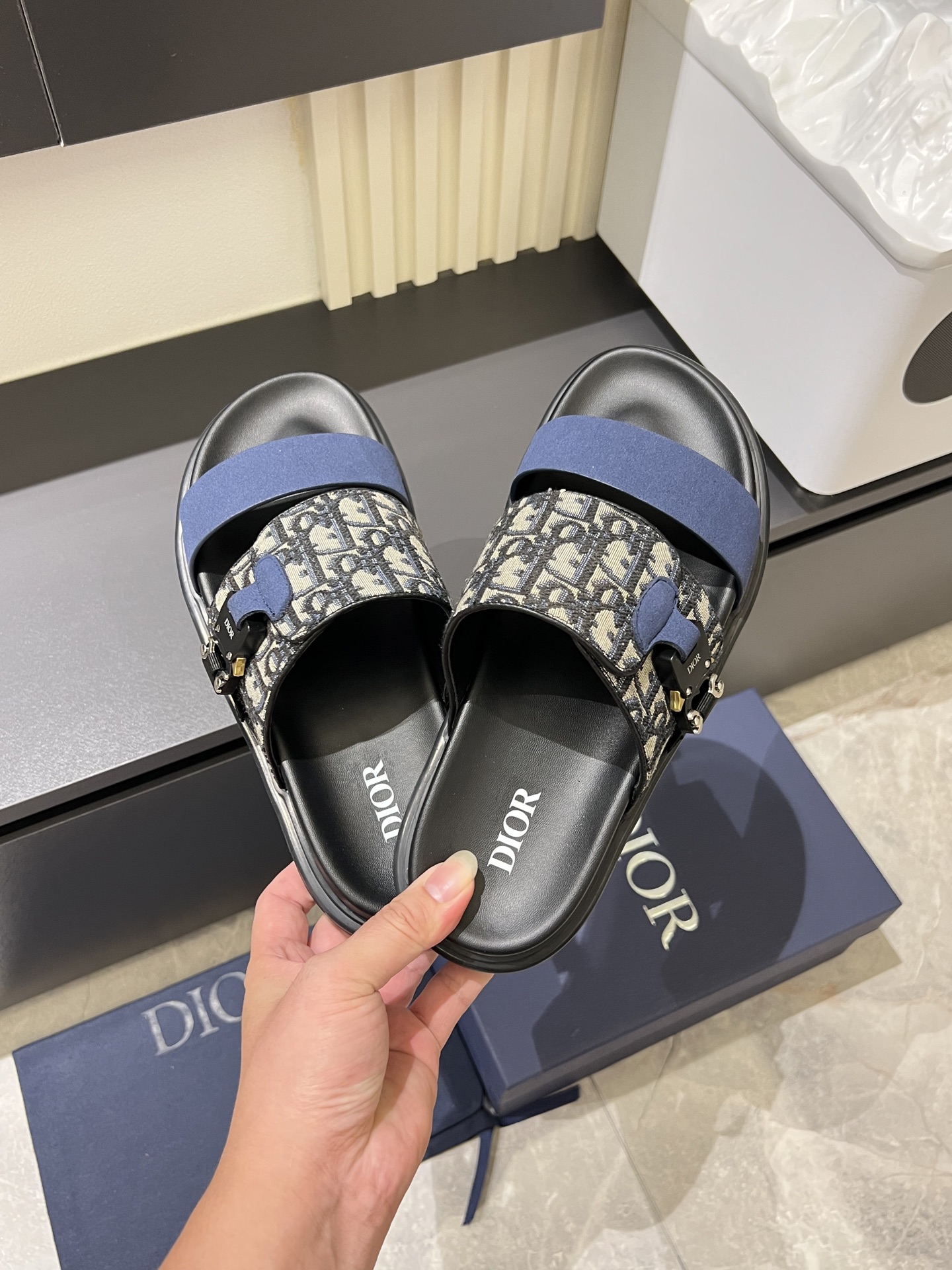 Dior shoe