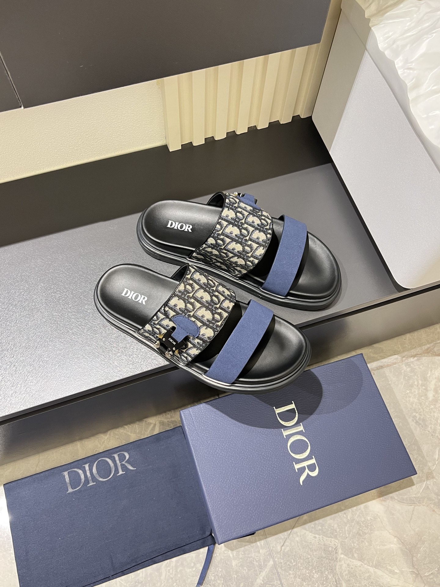 Dior shoe