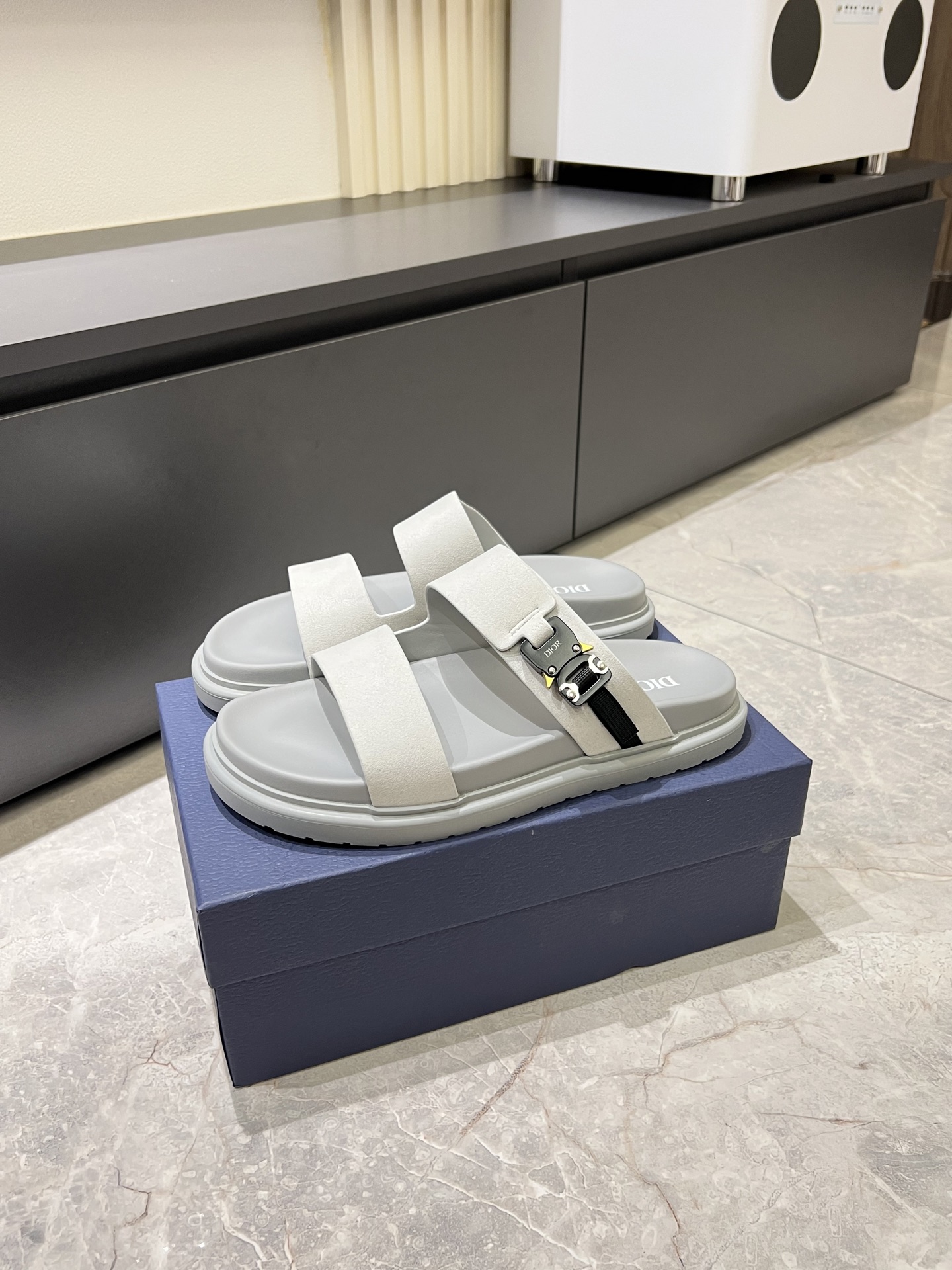 Dior shoe