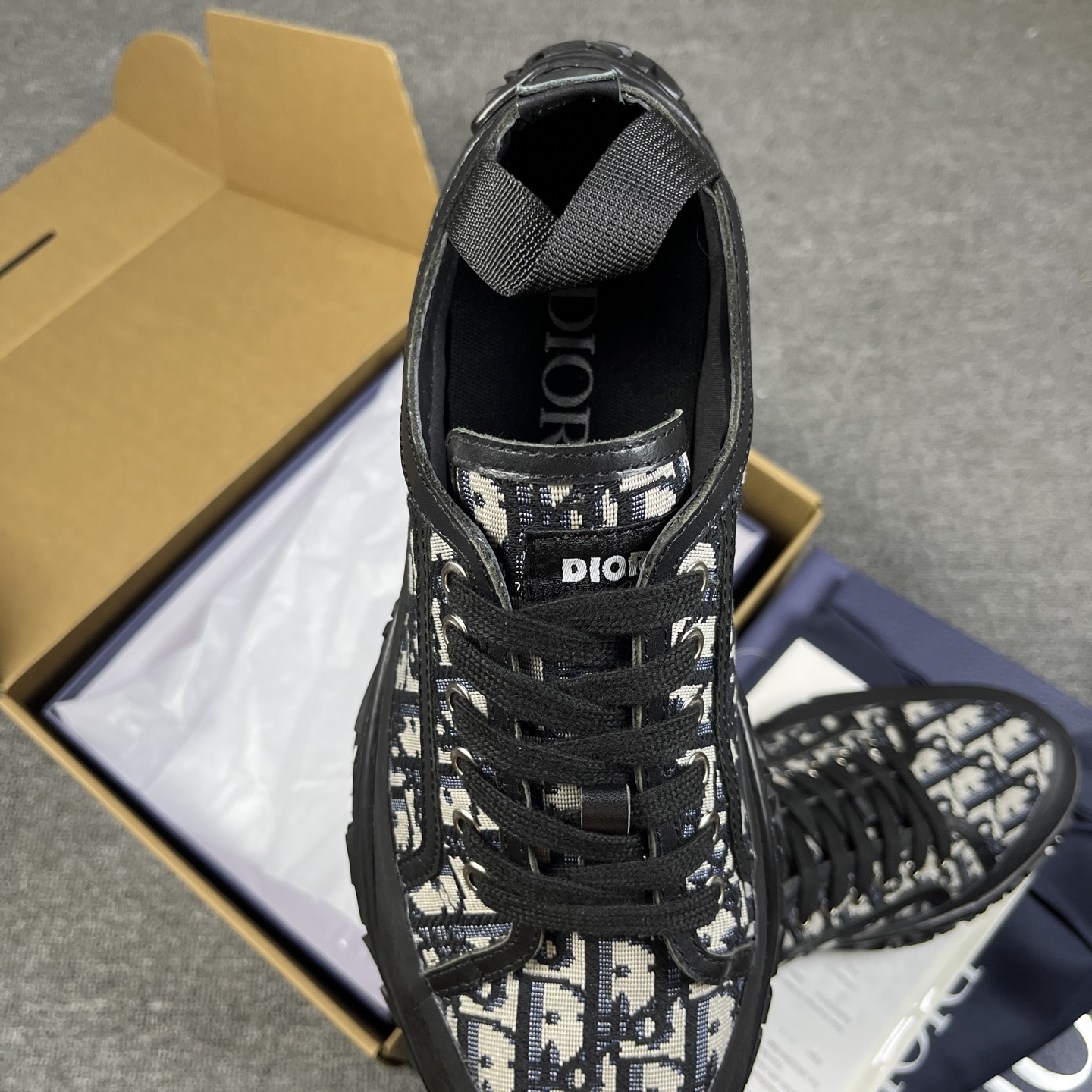 Dior