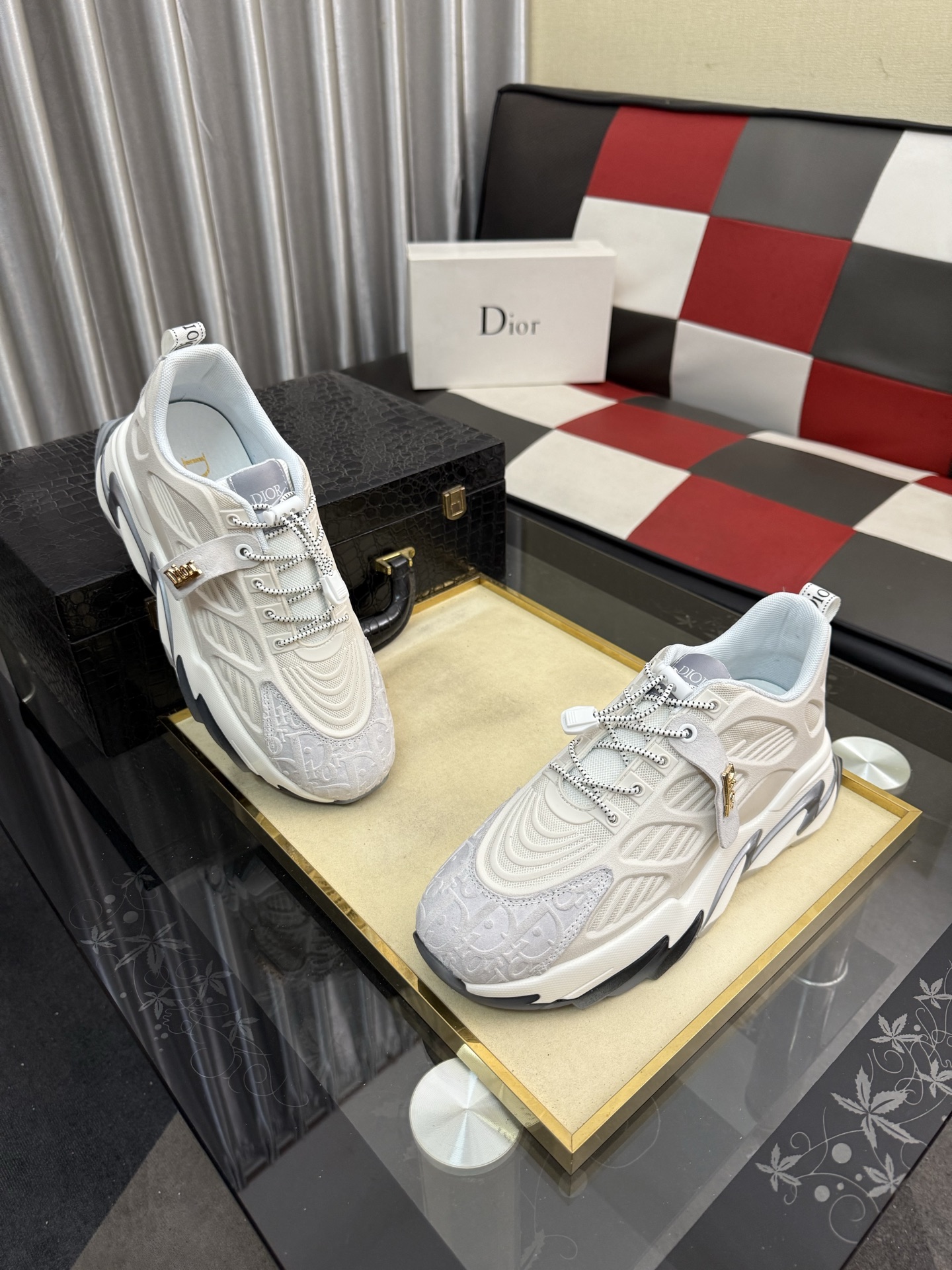 Dior