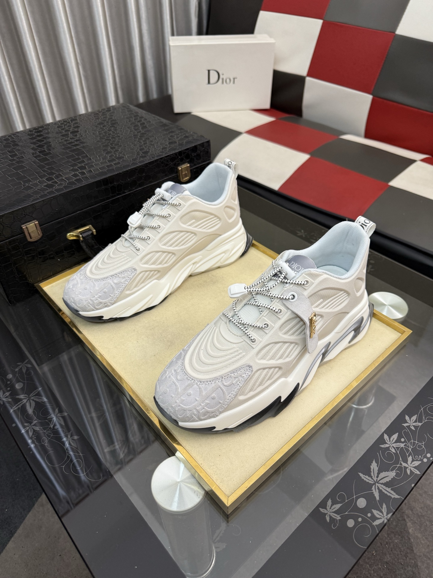 Dior