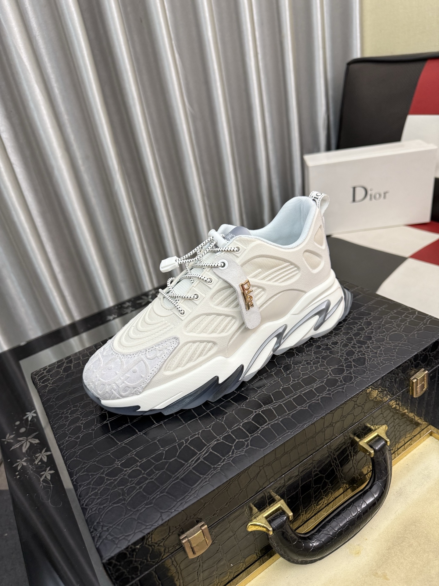 Dior