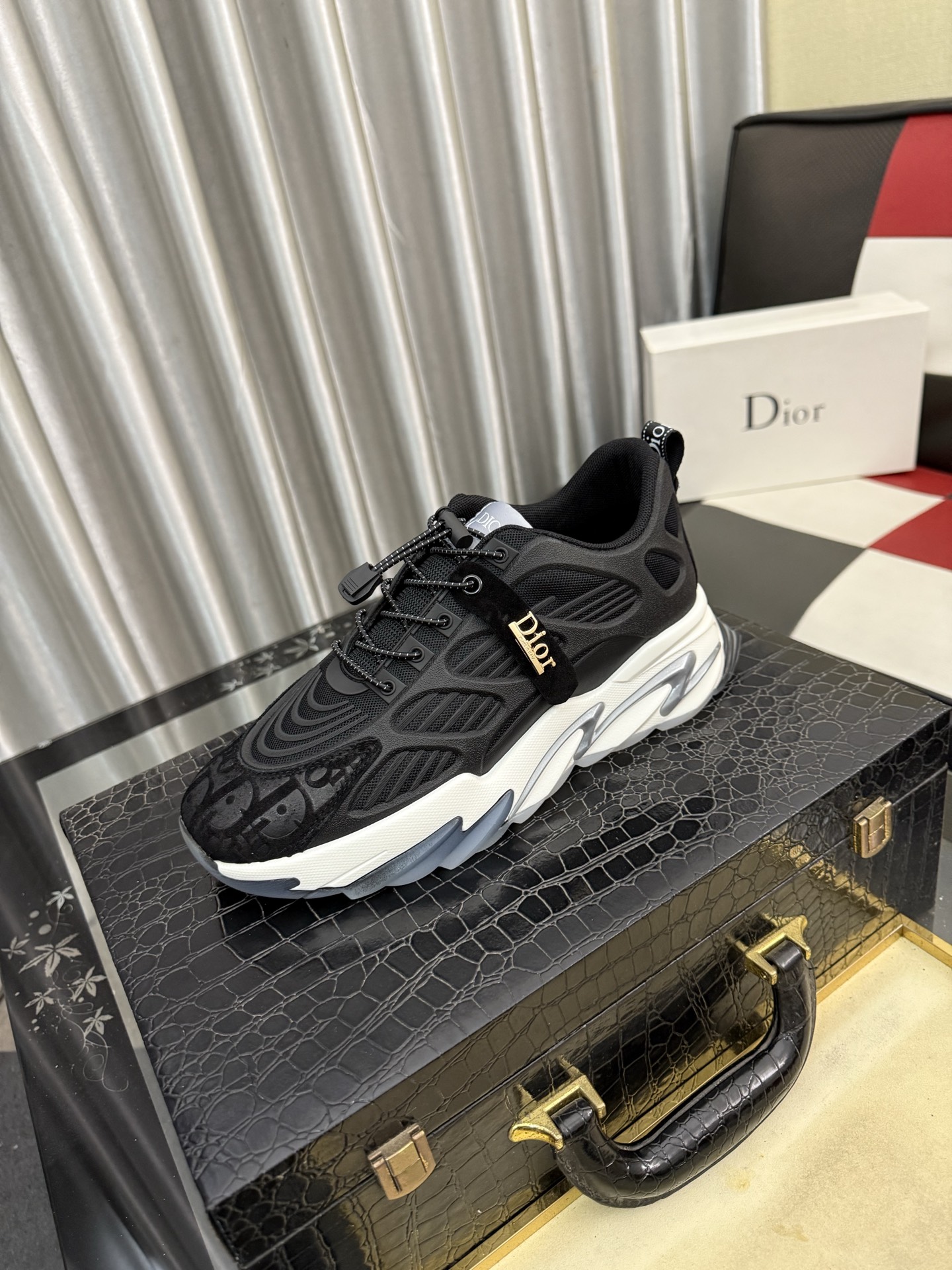 Dior