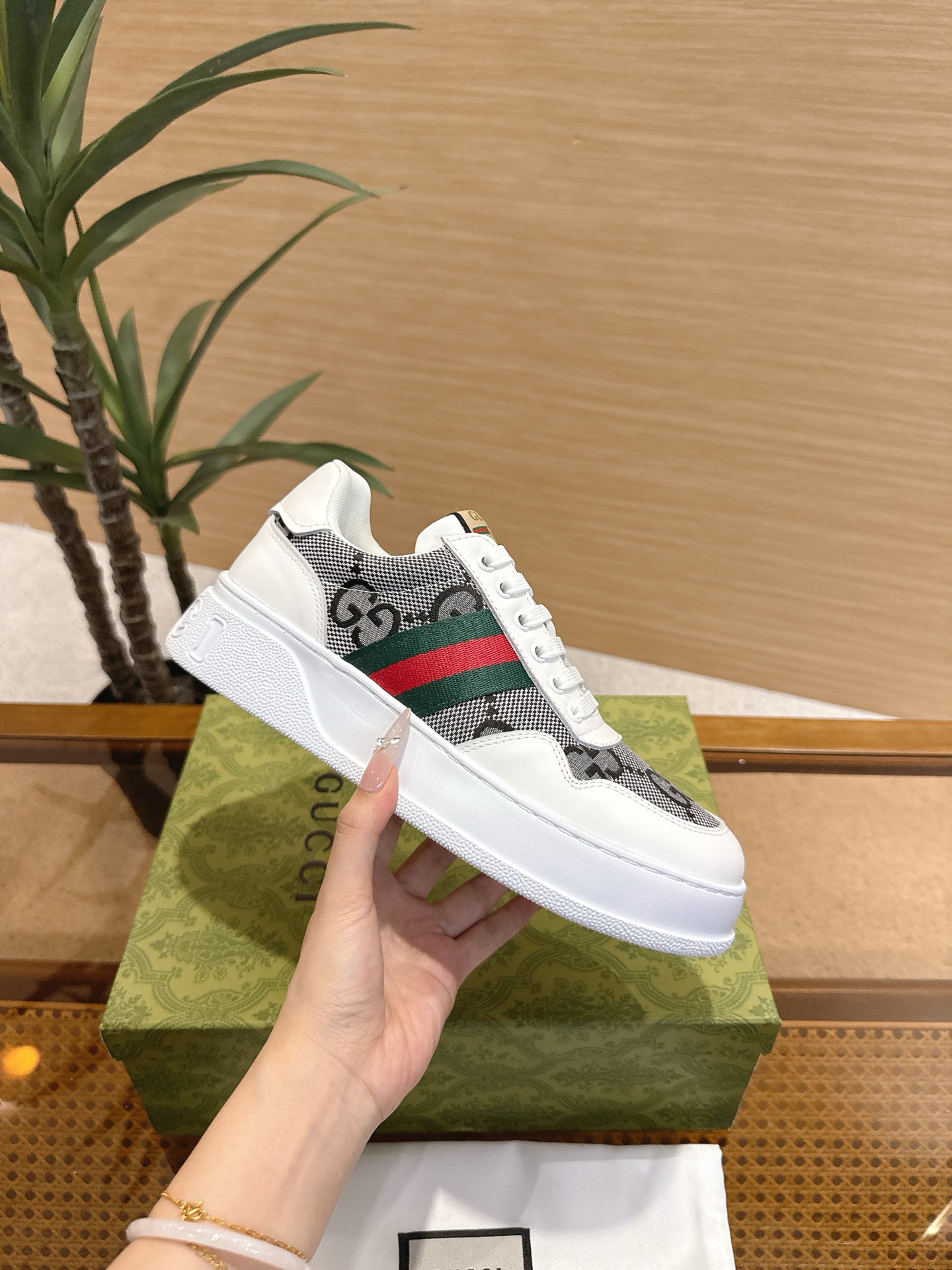 Gucci