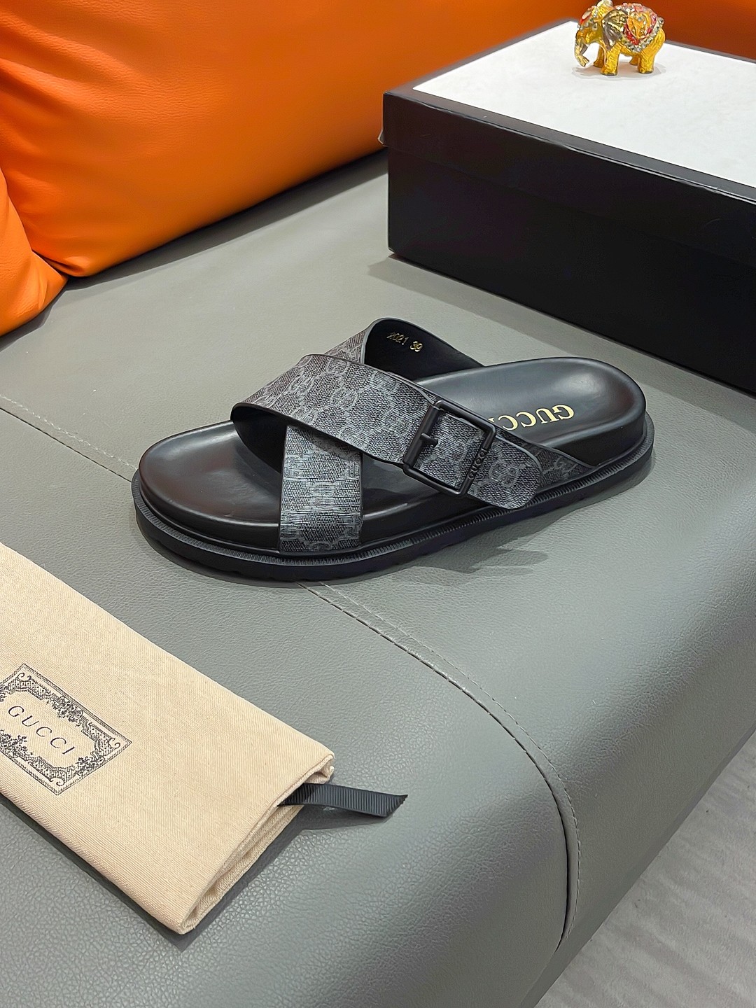 Gucci shoe
