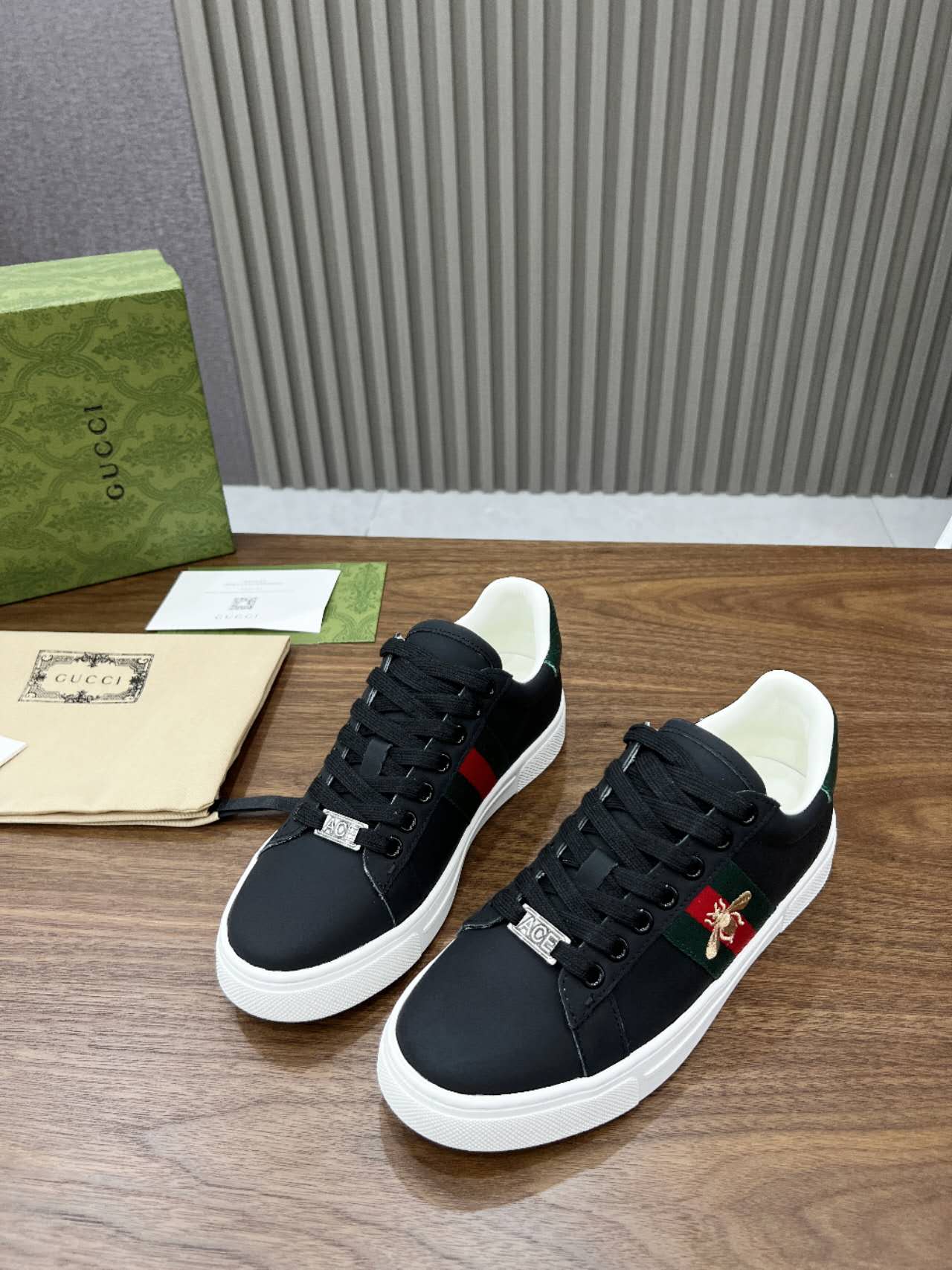 Gucci shoe