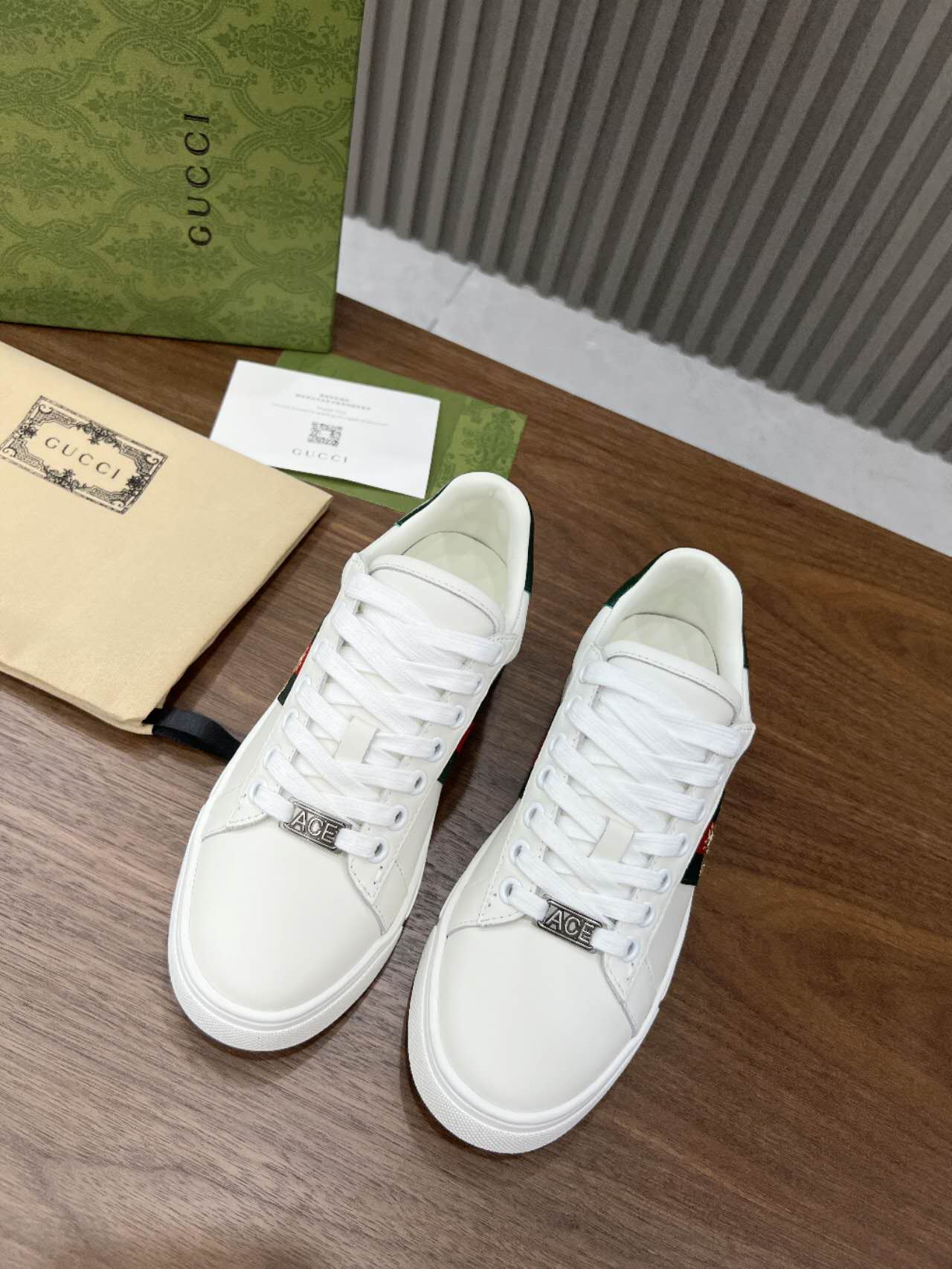 Gucci shoe