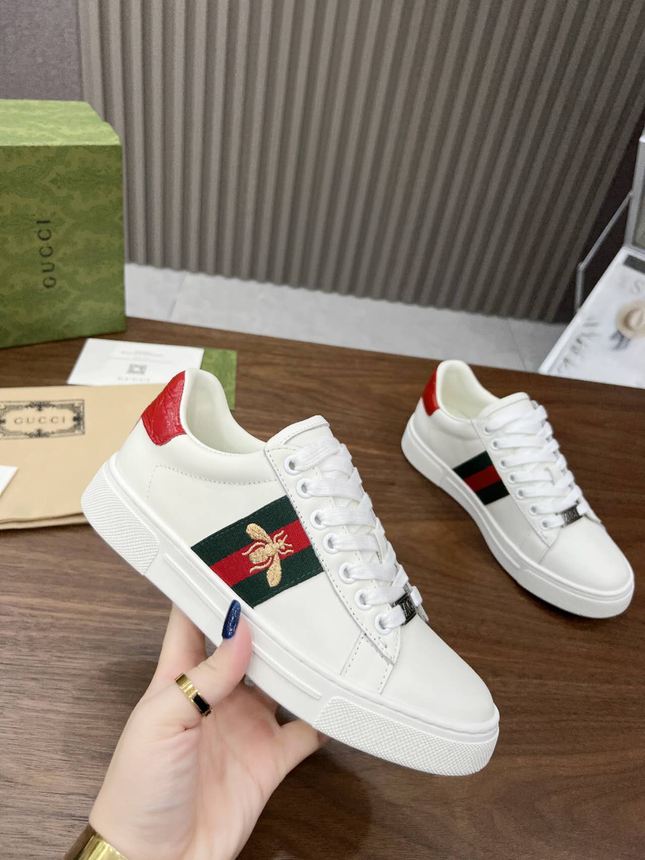 Gucci shoe
