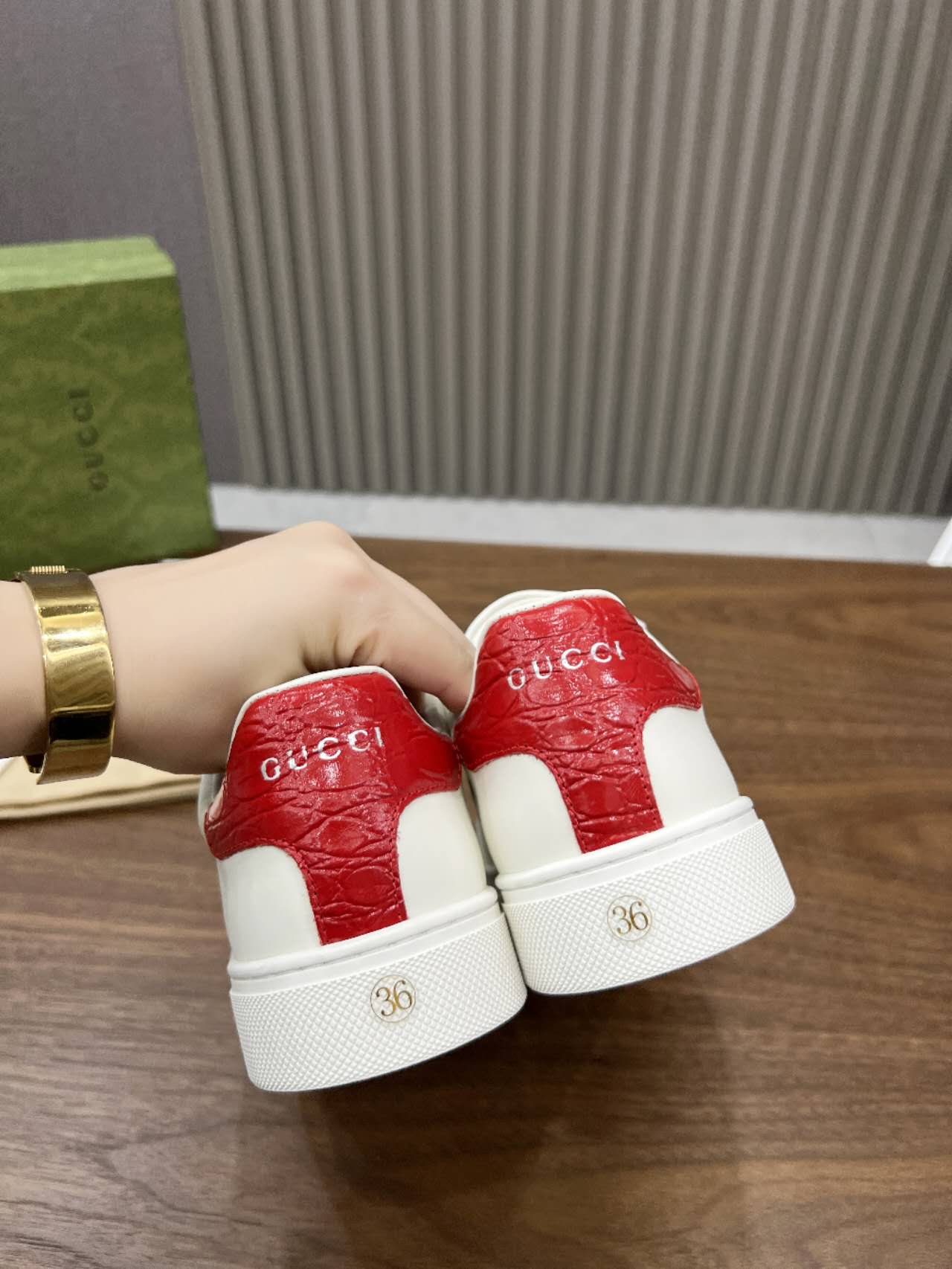 Gucci shoe