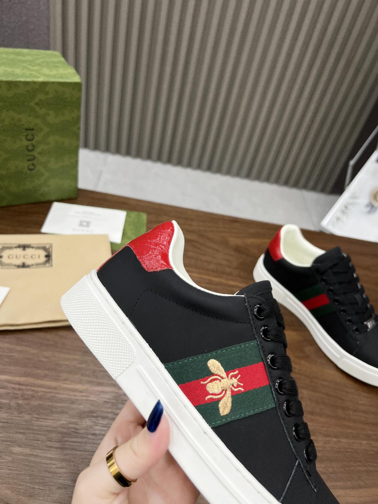 Gucci shoe