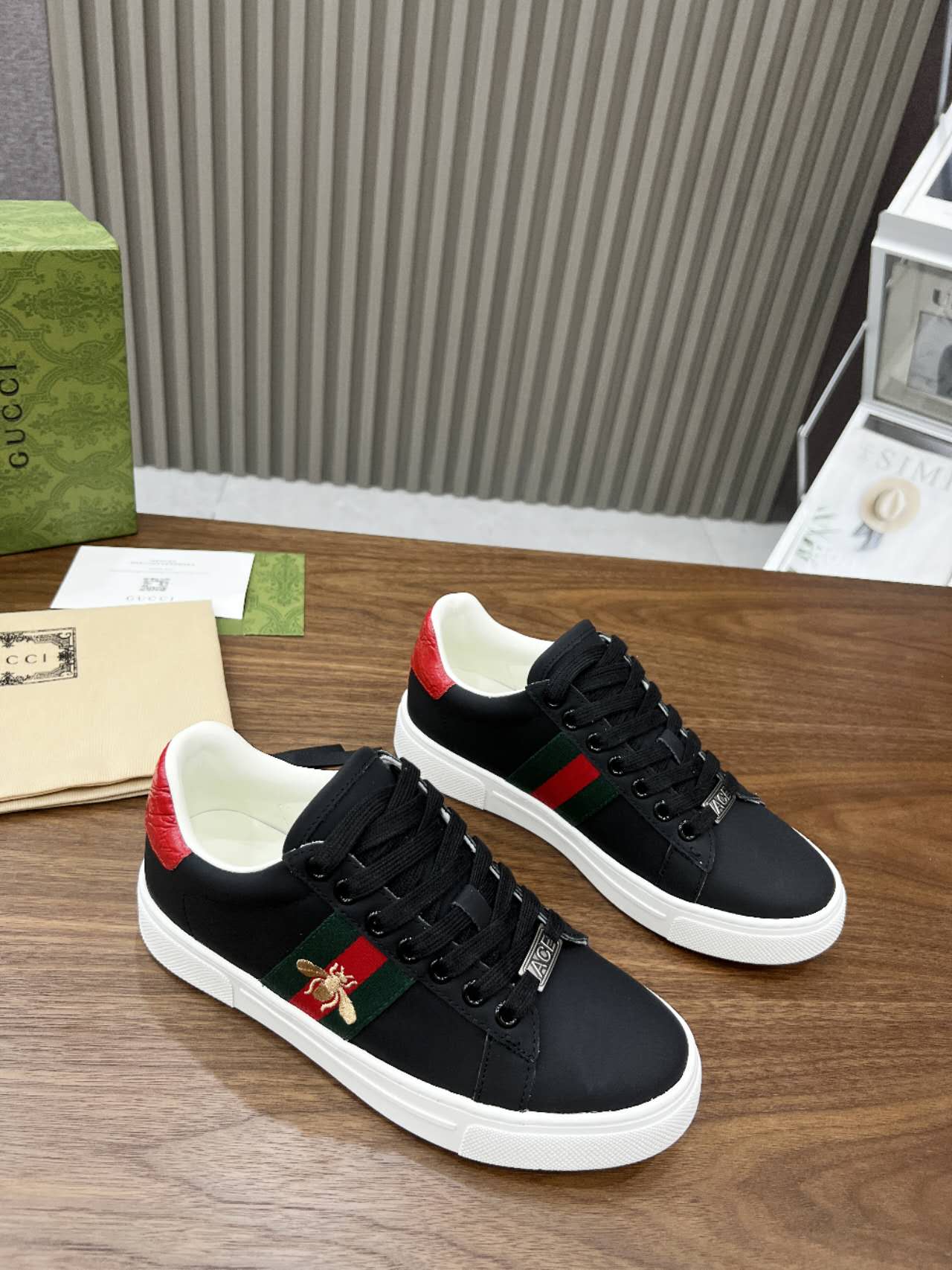 Gucci shoe