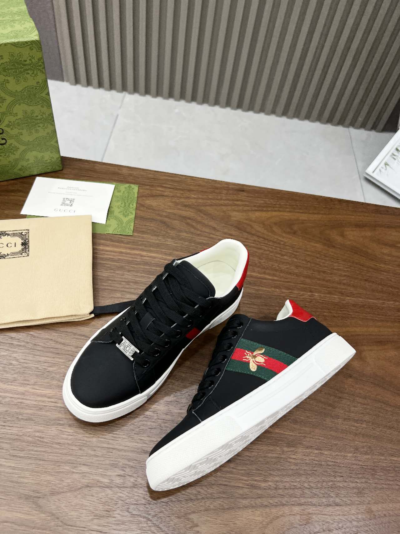 Gucci shoe